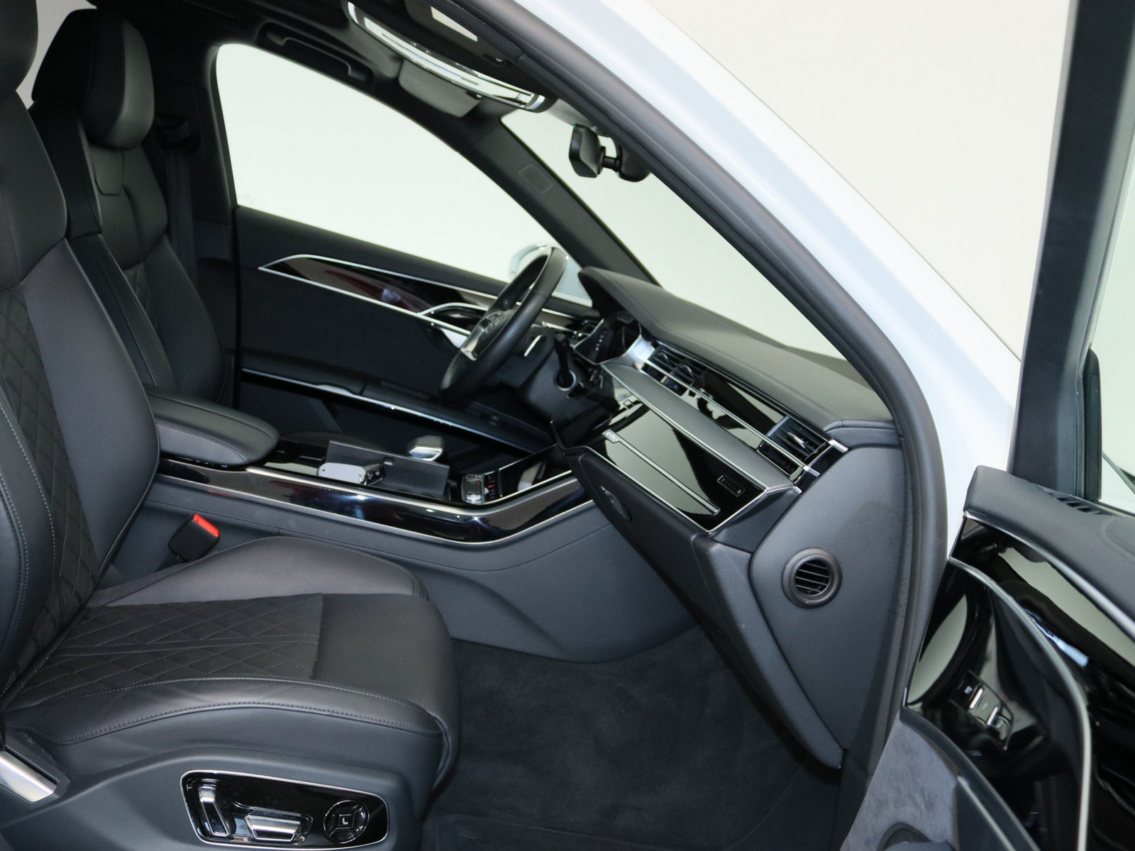 AUDI A8 55 TFSI quattro AUDI A8 55 TFSI quattro