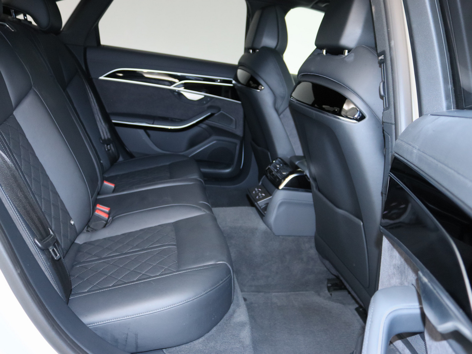 AUDI A8 55 TFSI quattro AUDI A8 55 TFSI quattro