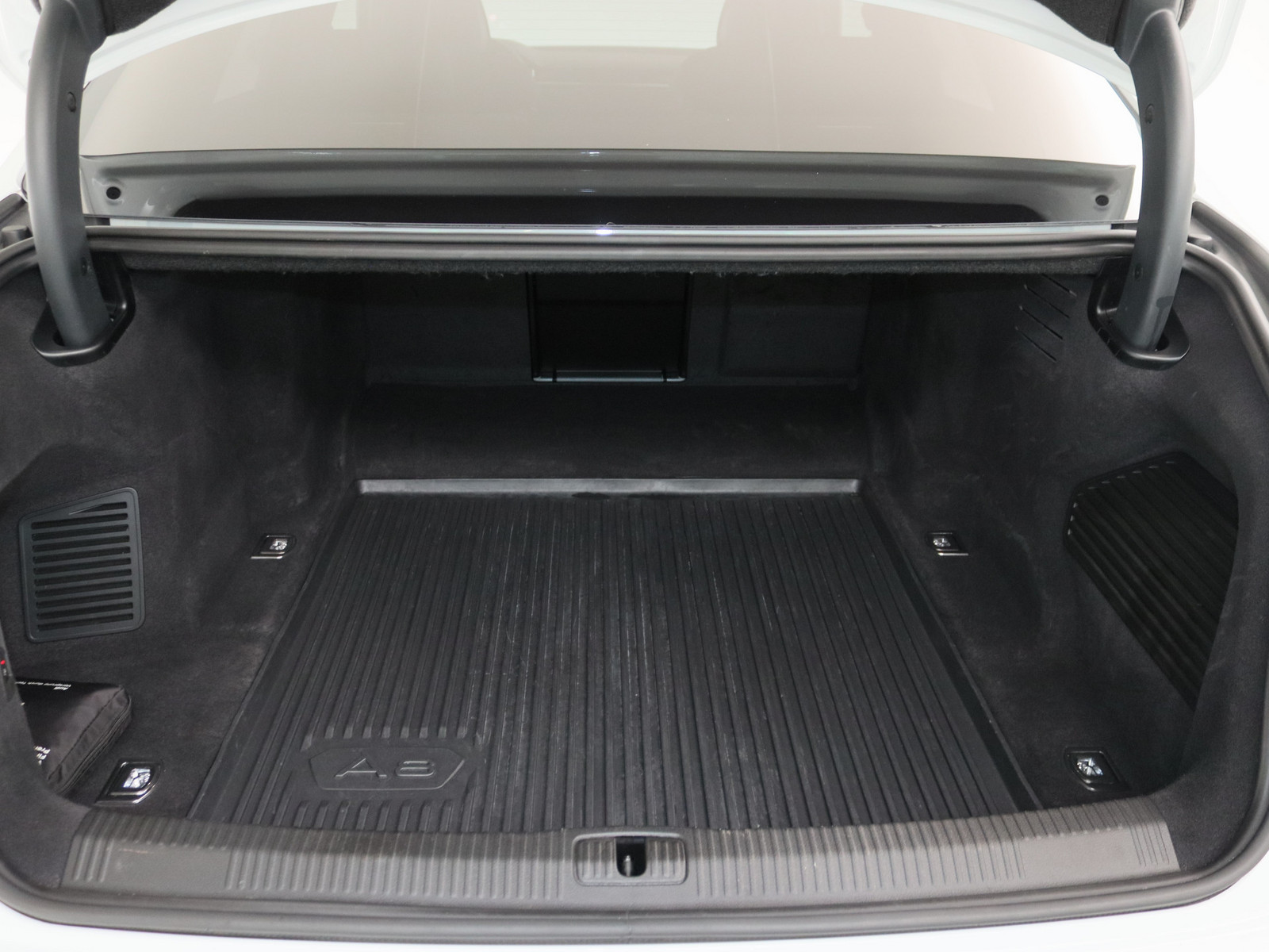 AUDI A8 55 TFSI quattro AUDI A8 55 TFSI quattro