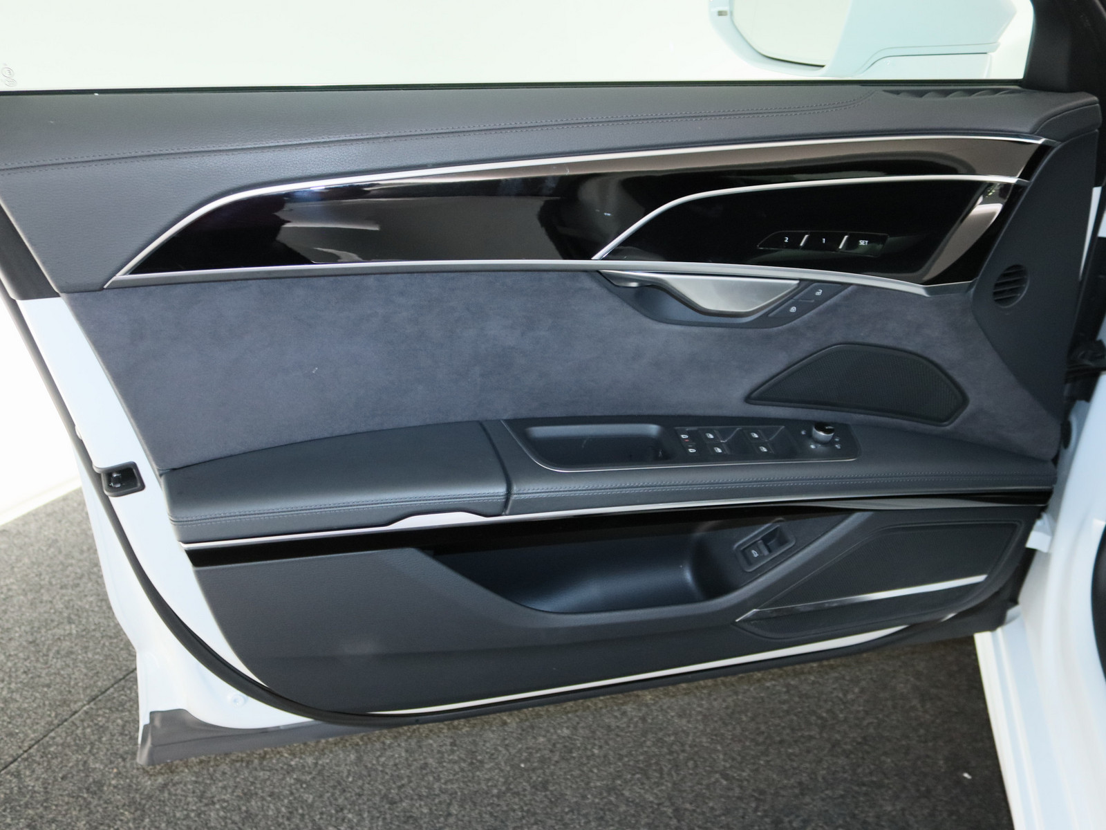 AUDI A8 55 TFSI quattro AUDI A8 55 TFSI quattro