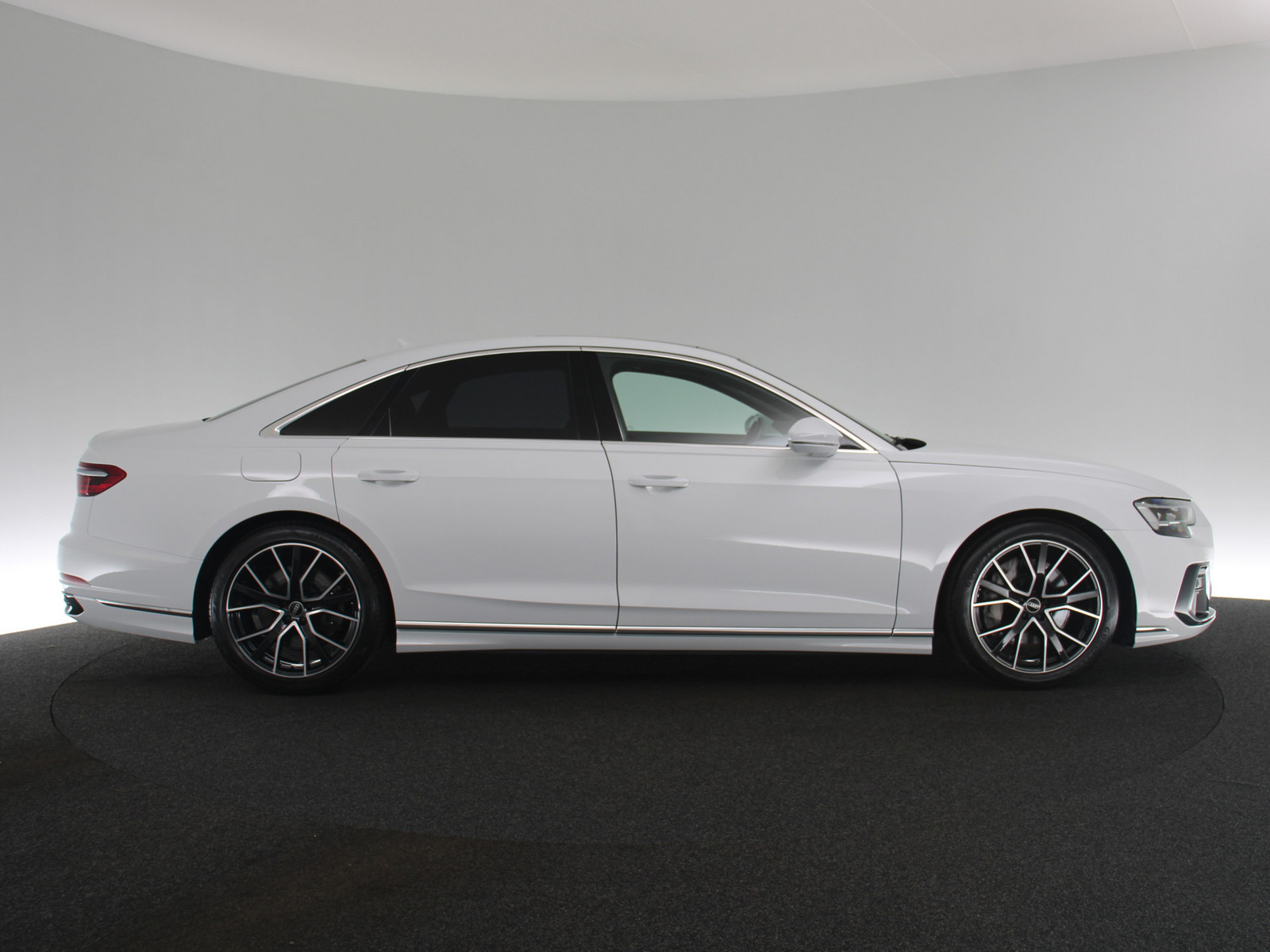 AUDI A8 55 TFSI quattro AUDI A8 55 TFSI quattro