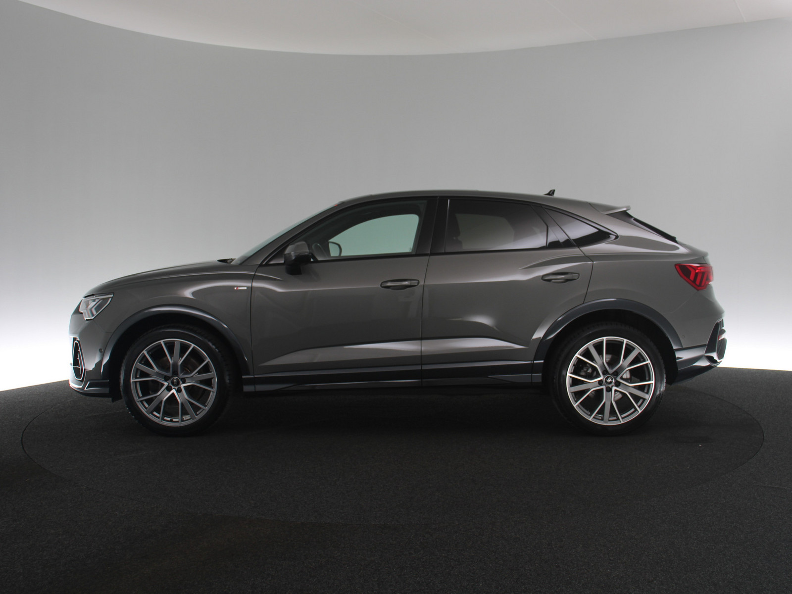 AUDI Q3 Sportback 45 TFSI quattro S line AUDI Q3 Sportback 45 TFSI quattro S line