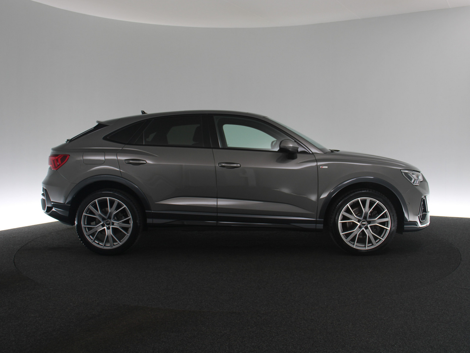 AUDI Q3 Sportback 45 TFSI quattro S line AUDI Q3 Sportback 45 TFSI quattro S line
