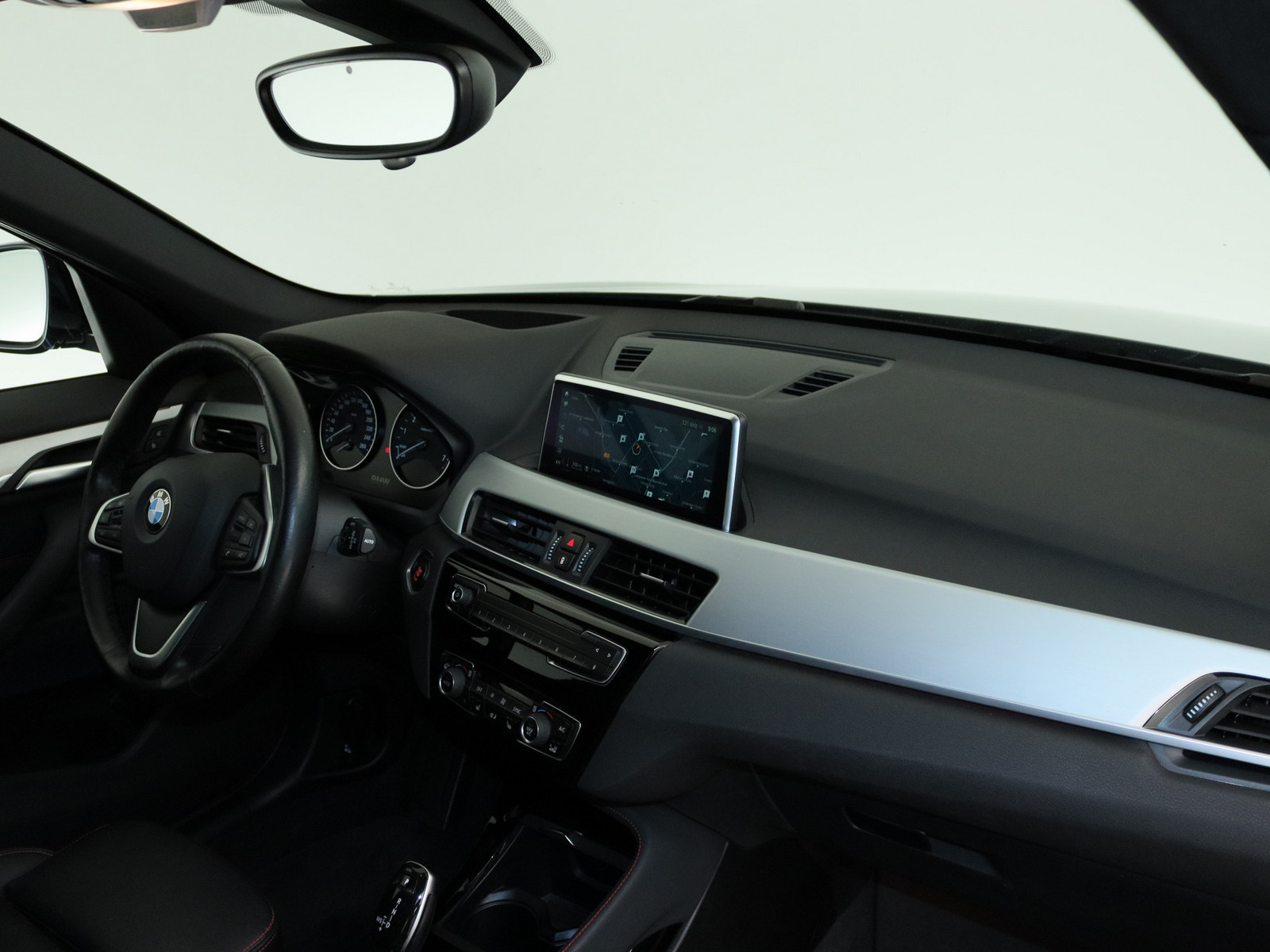BMW X1 sDrive20i Sport Line BMW X1 sDrive20i Sport Line