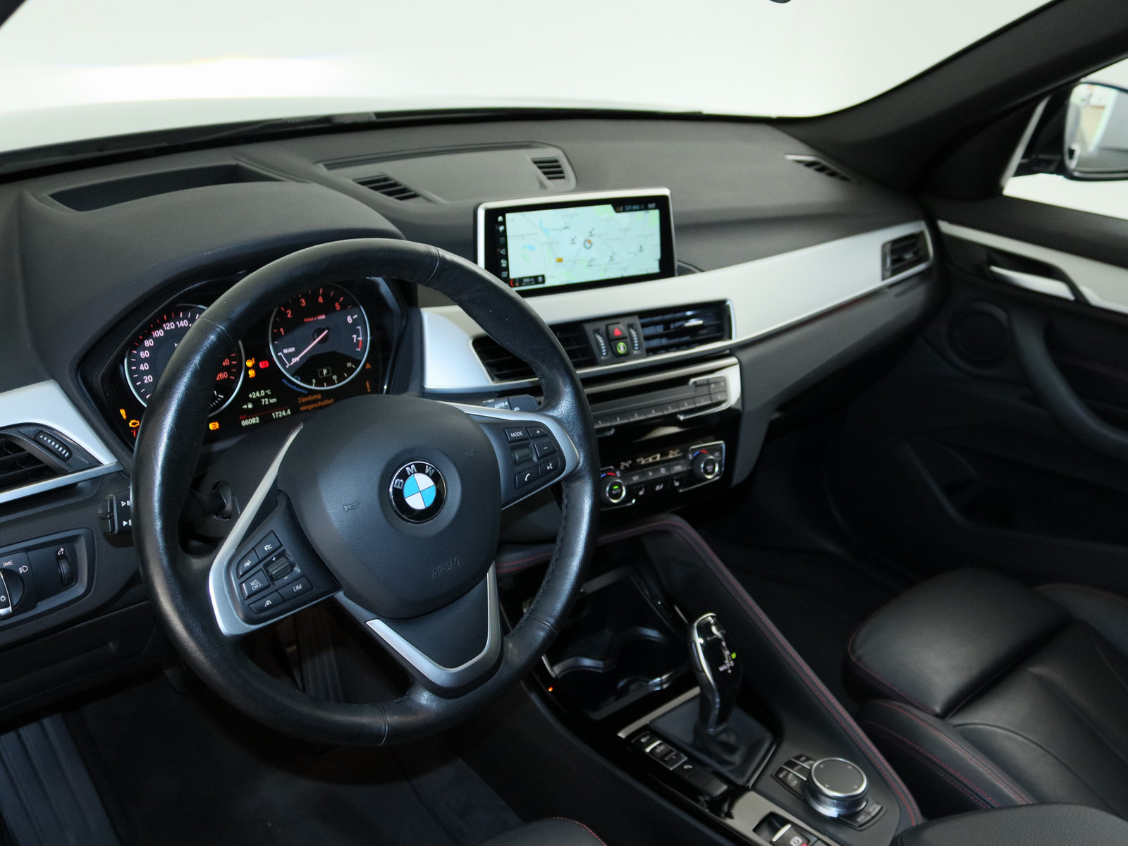 BMW X1 sDrive20i Sport Line BMW X1 sDrive20i Sport Line