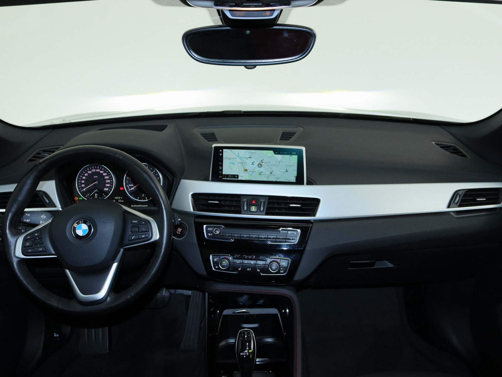 BMW X1 sDrive20i Sport Line BMW X1 sDrive20i Sport Line