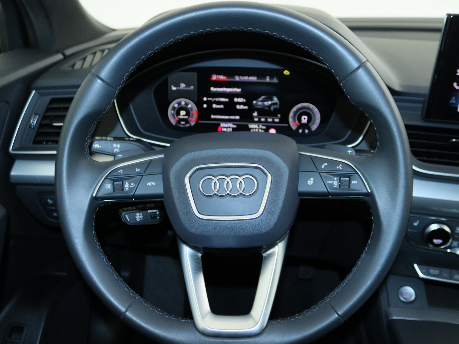 AUDI Q5 40 TDI quattro S line AUDI Q5 40 TDI quattro S line