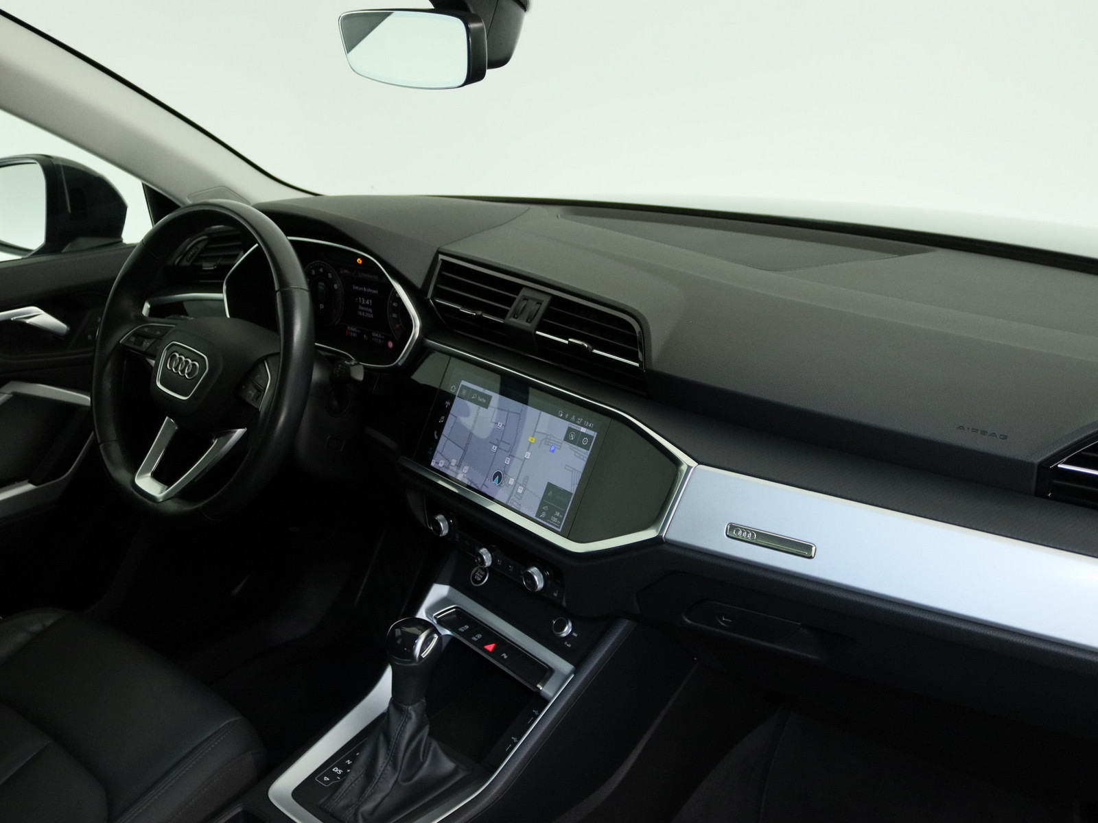 AUDI Q3 35 TFSI AUDI Q3 35 TFSI