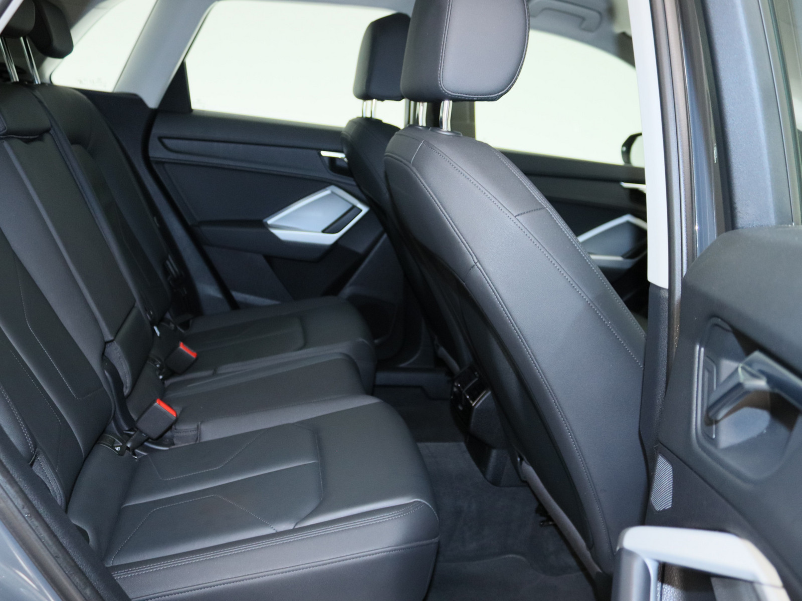AUDI Q3 35 TFSI AUDI Q3 35 TFSI