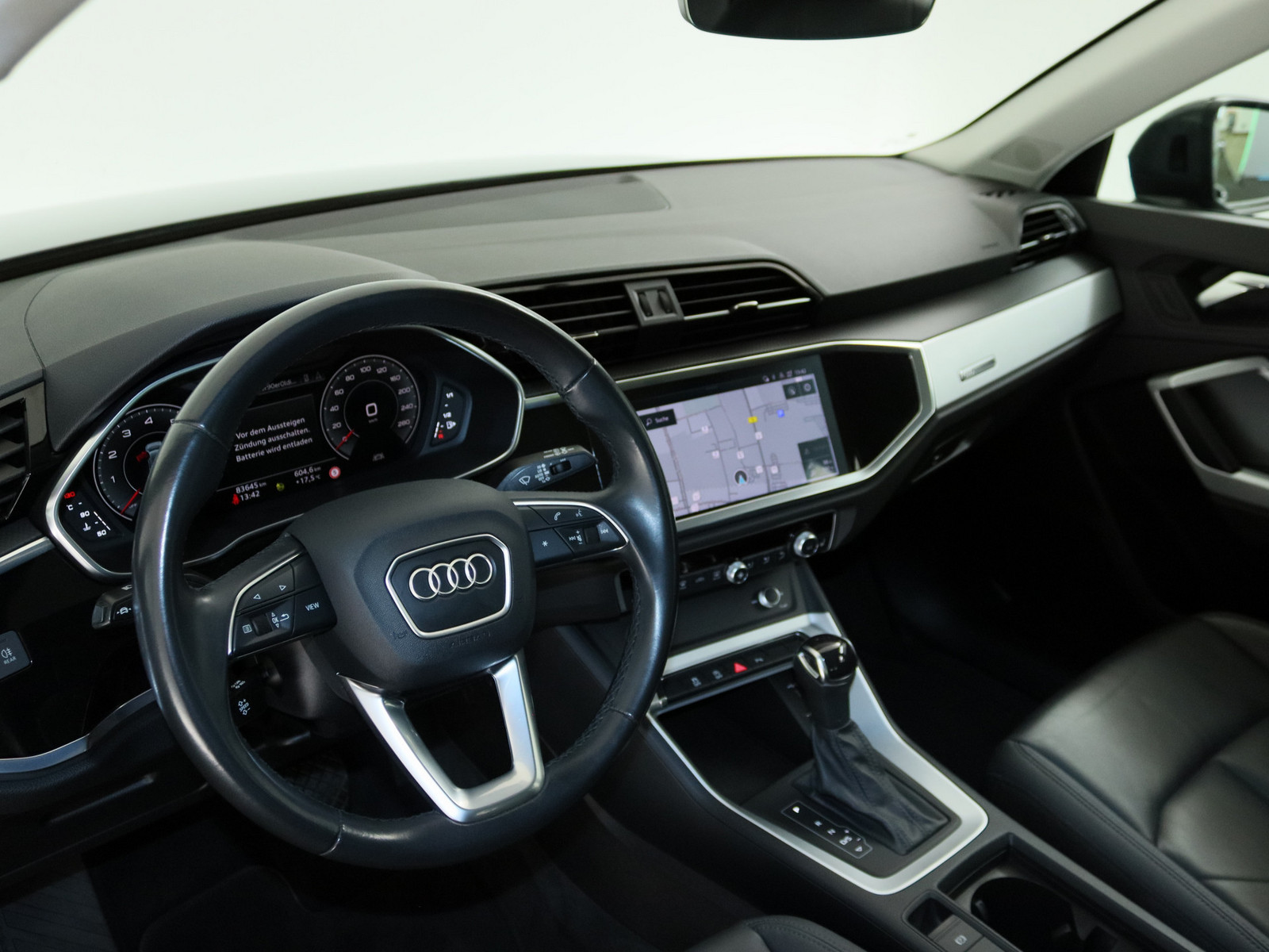 AUDI Q3 35 TFSI AUDI Q3 35 TFSI