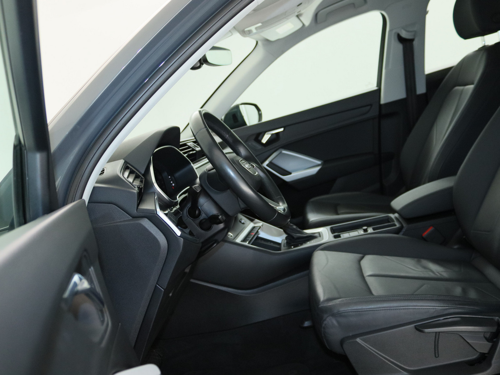 AUDI Q3 35 TFSI AUDI Q3 35 TFSI