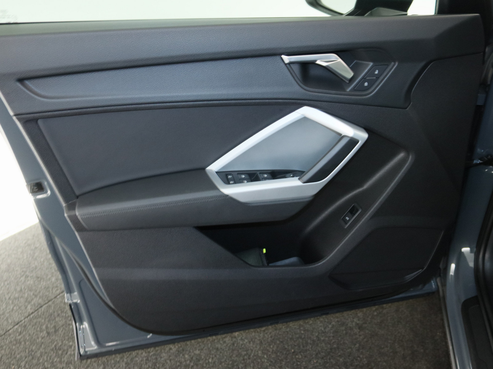 AUDI Q3 35 TFSI AUDI Q3 35 TFSI