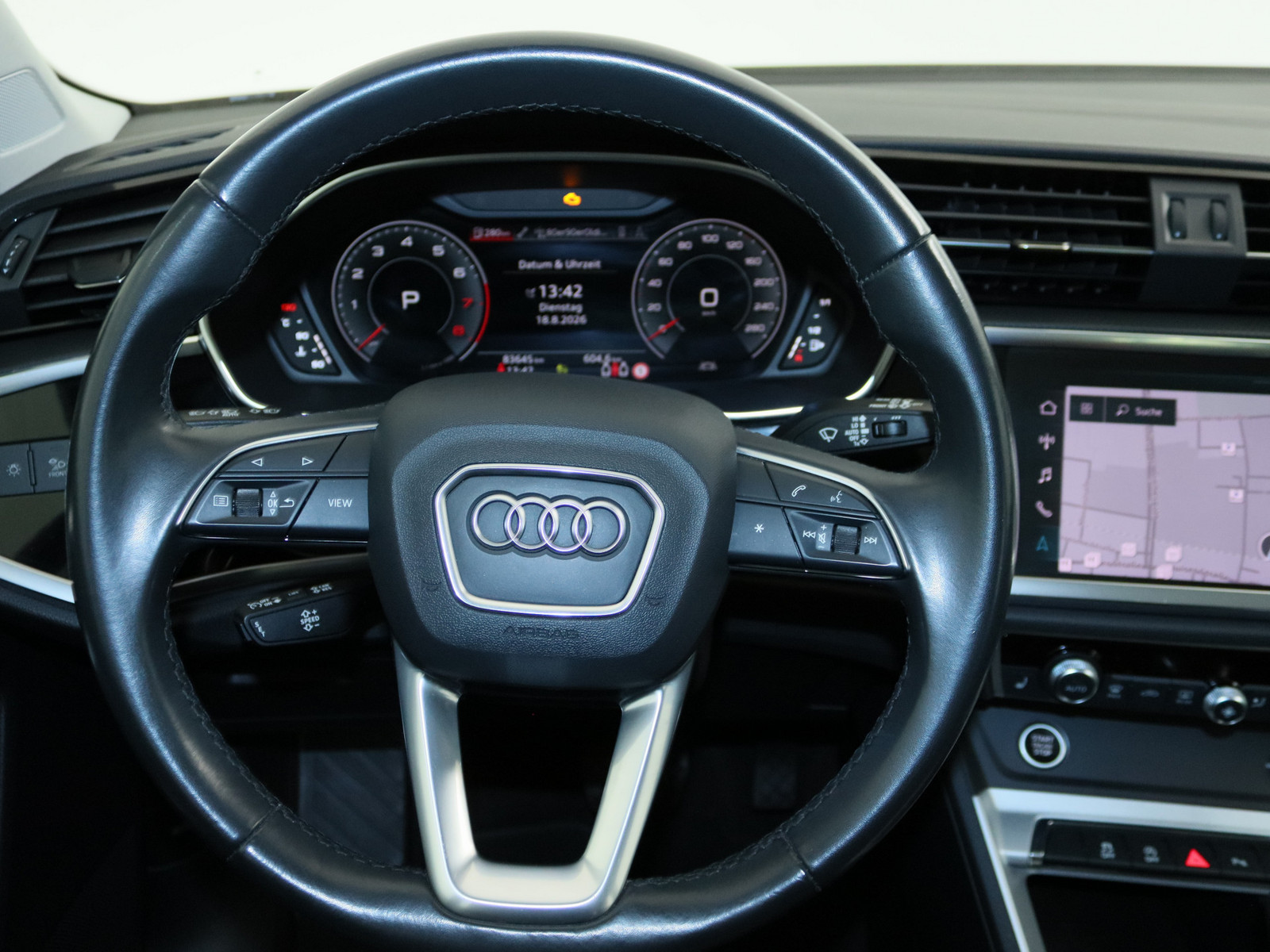 AUDI Q3 35 TFSI AUDI Q3 35 TFSI