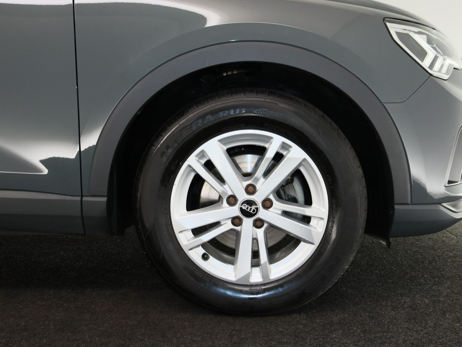 AUDI Q3 35 TFSI AUDI Q3 35 TFSI