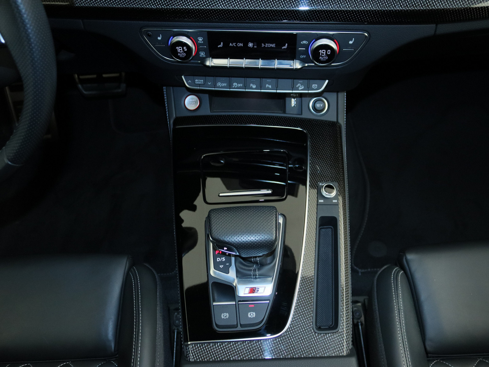 AUDI SQ5 Sportback 3.0 TDI quattro AUDI SQ5 Sportback 3.0 TDI quattro