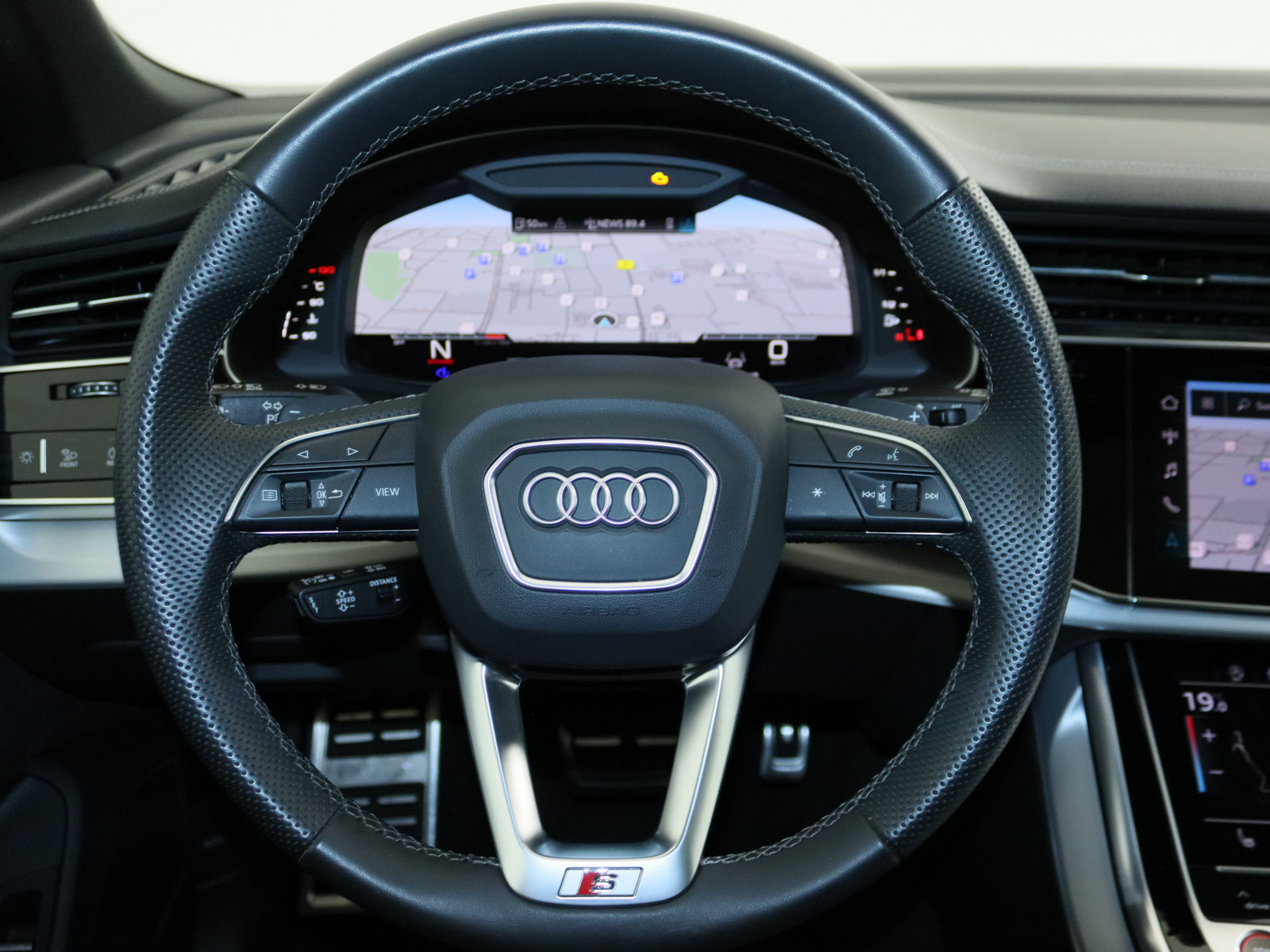 AUDI SQ8 4.0 TFSI quattro AUDI SQ8 4.0 TFSI quattro