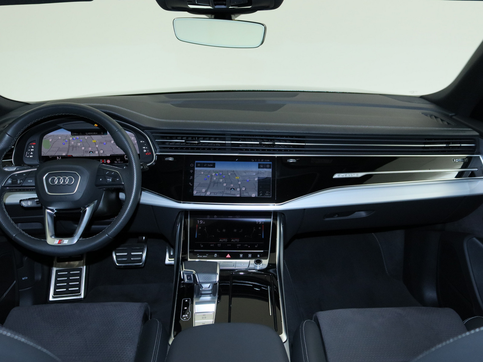 AUDI SQ8 4.0 TFSI quattro AUDI SQ8 4.0 TFSI quattro