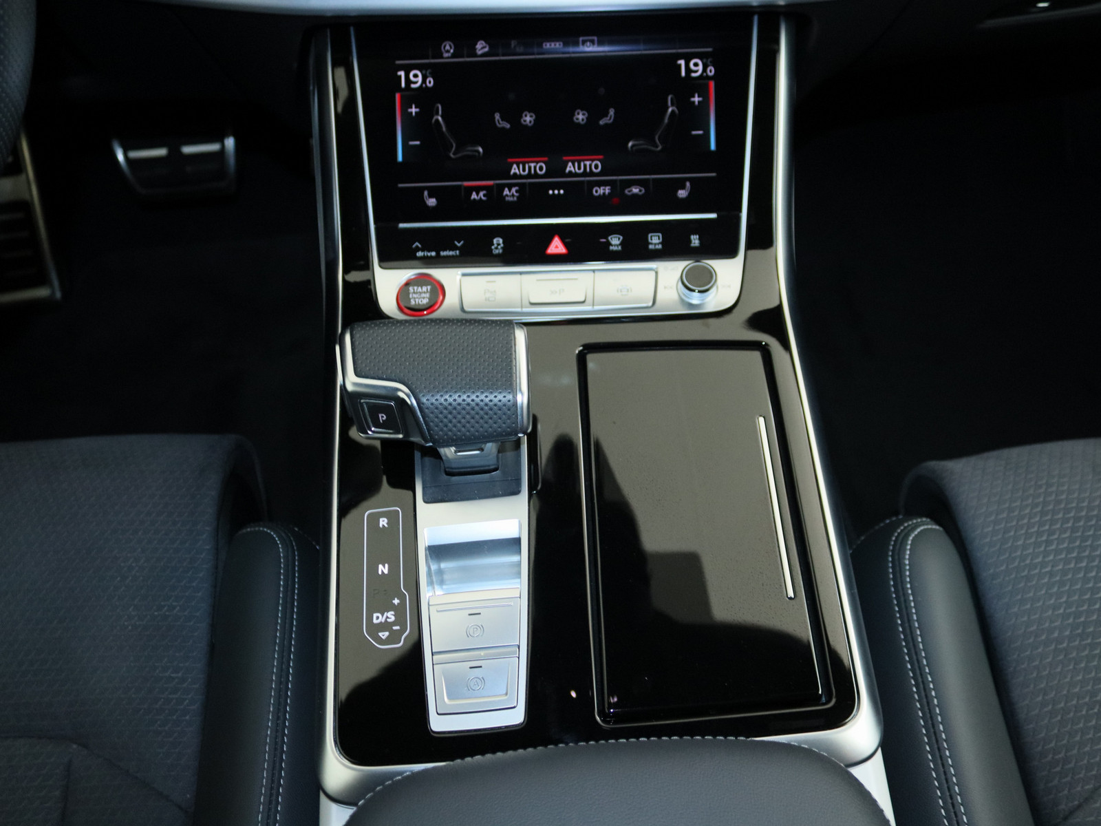 AUDI SQ8 4.0 TFSI quattro AUDI SQ8 4.0 TFSI quattro