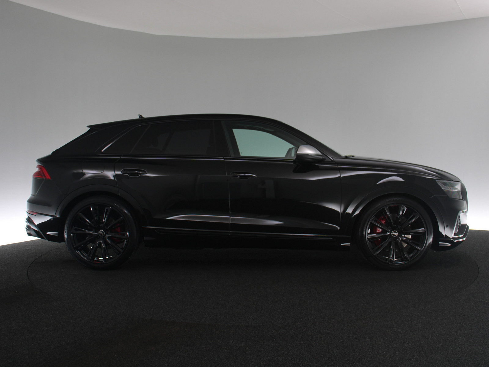AUDI SQ8 4.0 TFSI quattro AUDI SQ8 4.0 TFSI quattro