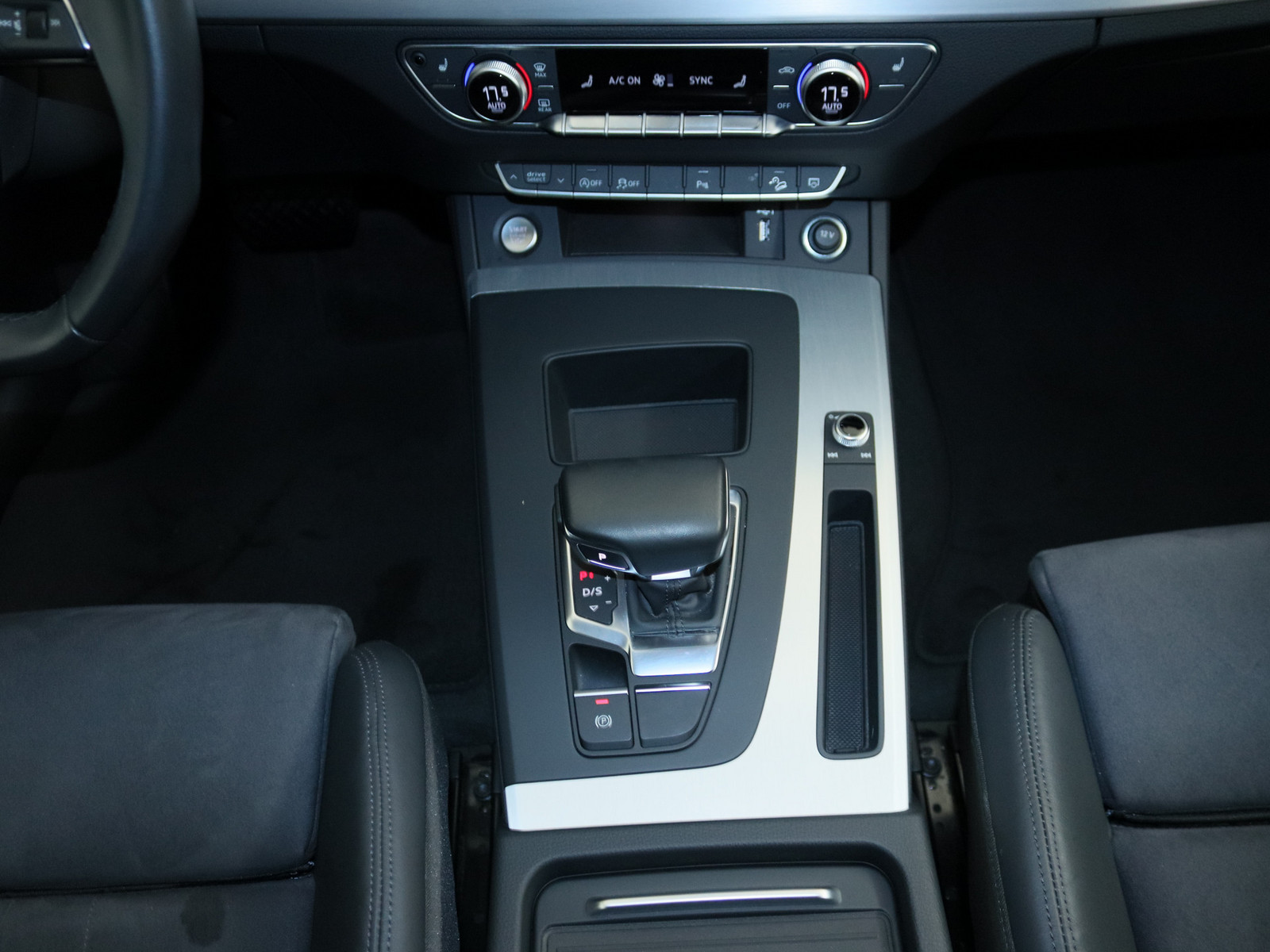 AUDI Q5 Sportback 40 TDI quattro S line AUDI Q5 Sportback 40 TDI quattro S line