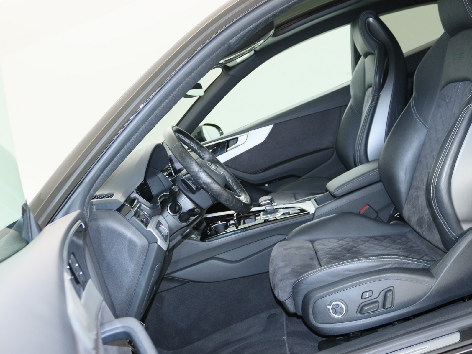 AUDI A5 Coupe 45 TFSI quattro S line AUDI A5 Coupe 45 TFSI quattro S line