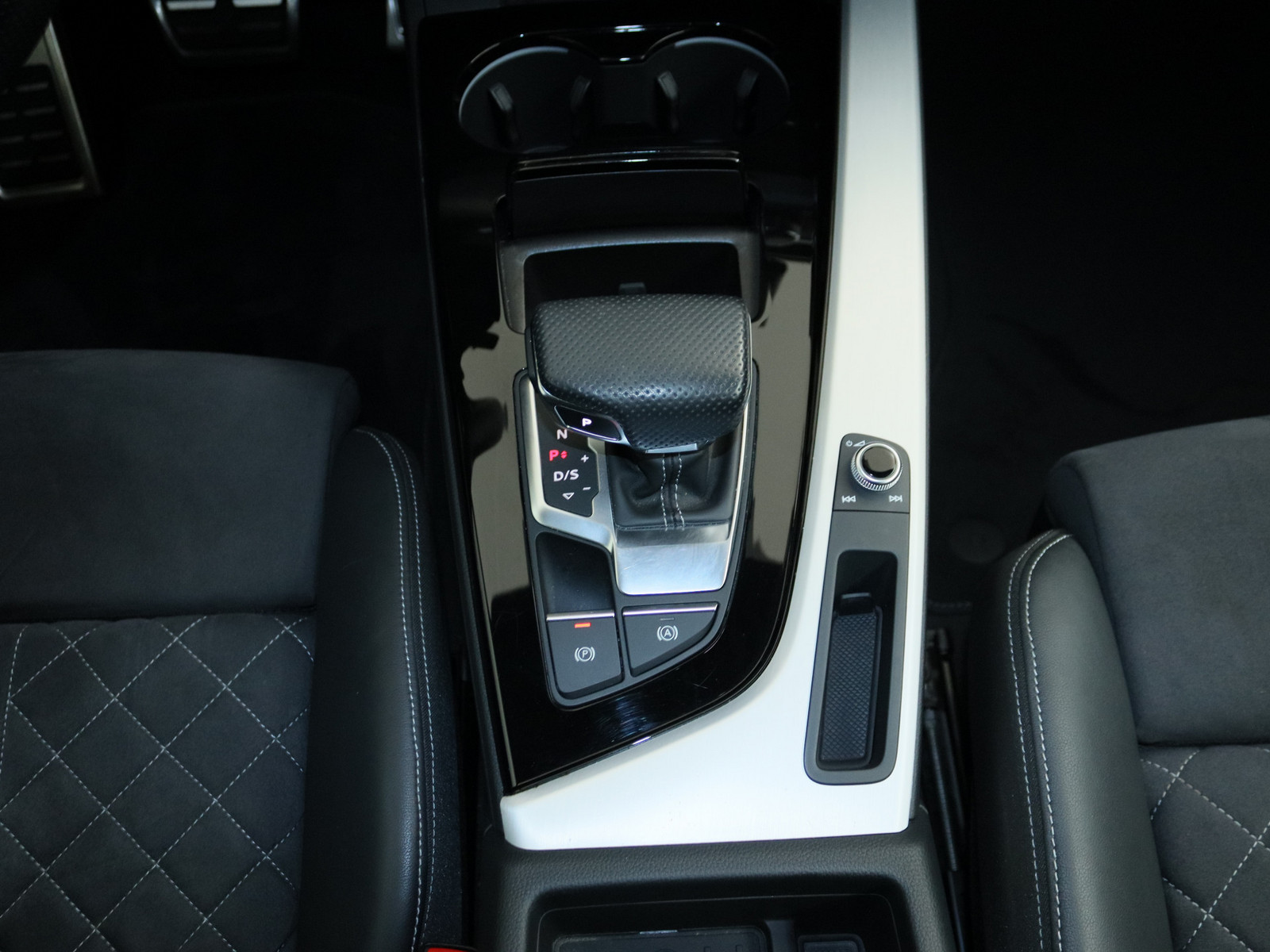 AUDI A5 Coupe 45 TFSI quattro S line AUDI A5 Coupe 45 TFSI quattro S line
