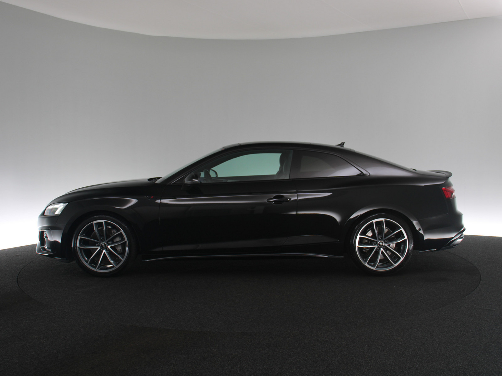 AUDI A5 Coupe 45 TFSI quattro S line AUDI A5 Coupe 45 TFSI quattro S line