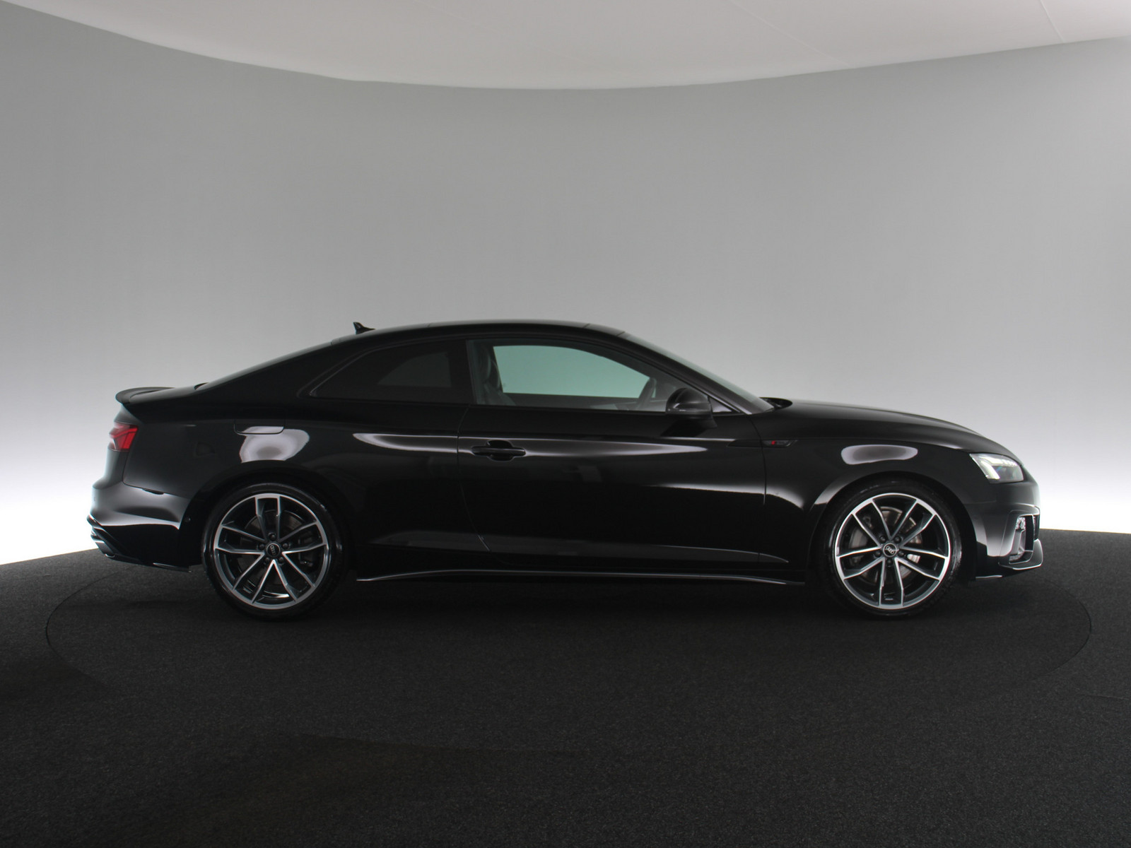 AUDI A5 Coupe 45 TFSI quattro S line AUDI A5 Coupe 45 TFSI quattro S line