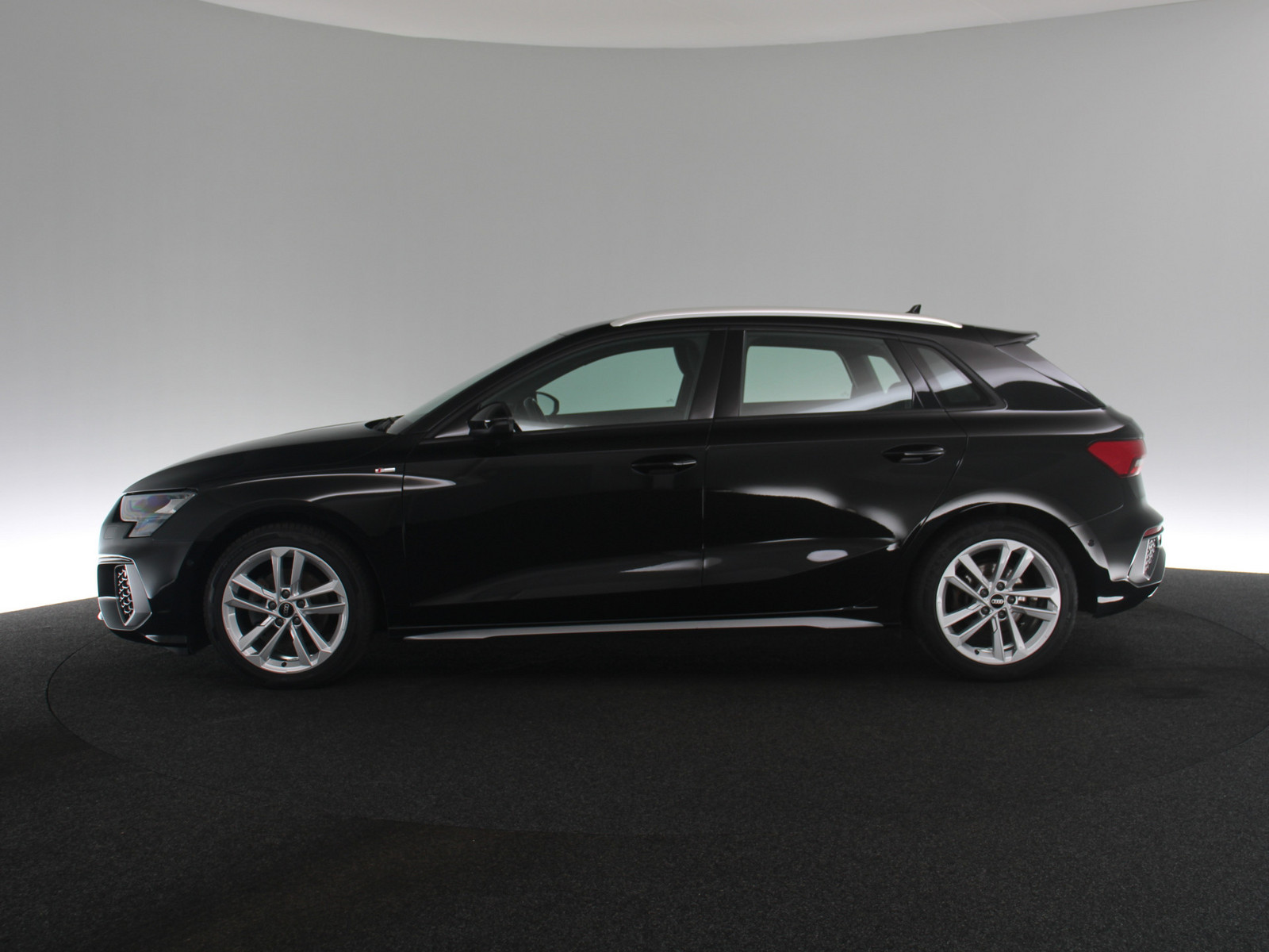 AUDI A3 Sportback 35 TDI S line AUDI A3 Sportback 35 TDI S line