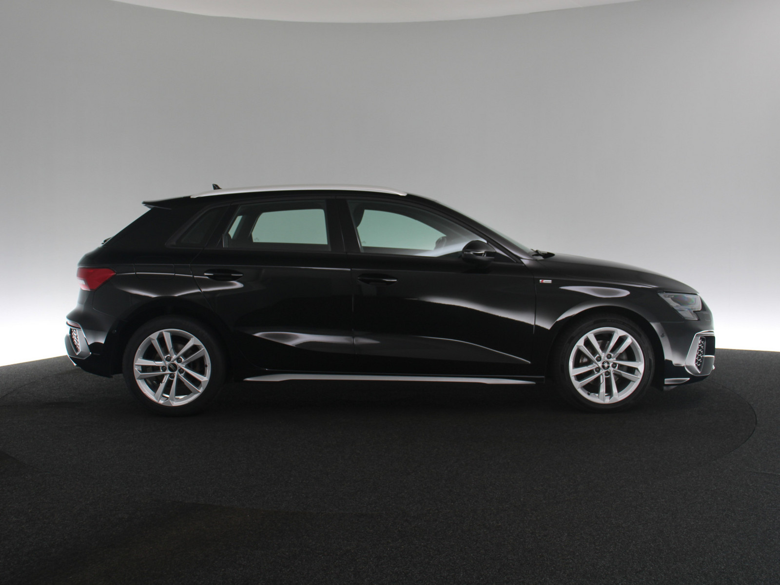 AUDI A3 Sportback 35 TDI S line AUDI A3 Sportback 35 TDI S line