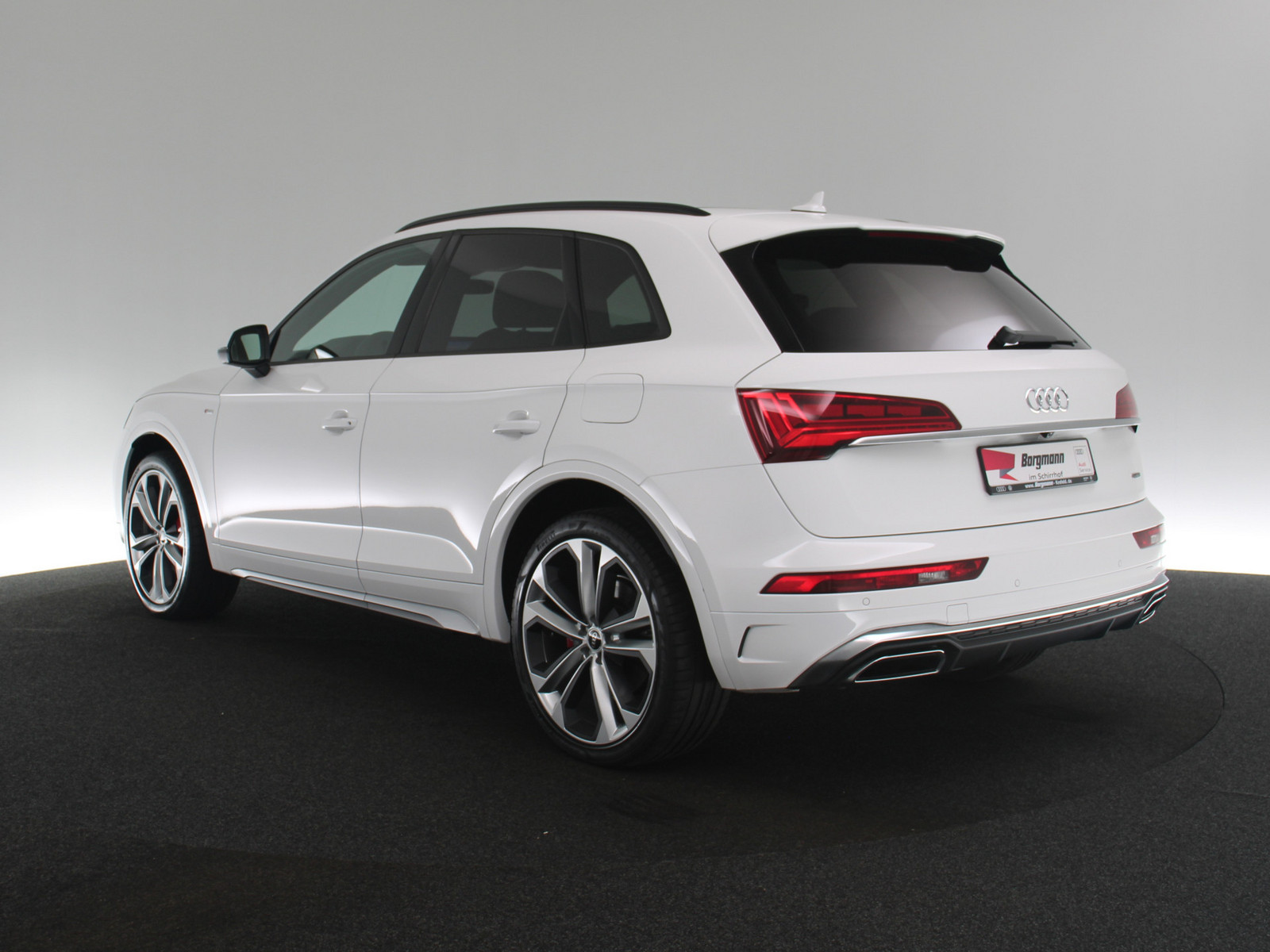 AUDI Q5 55 TFSI e quattro S line AUDI Q5 55 TFSI e quattro S line