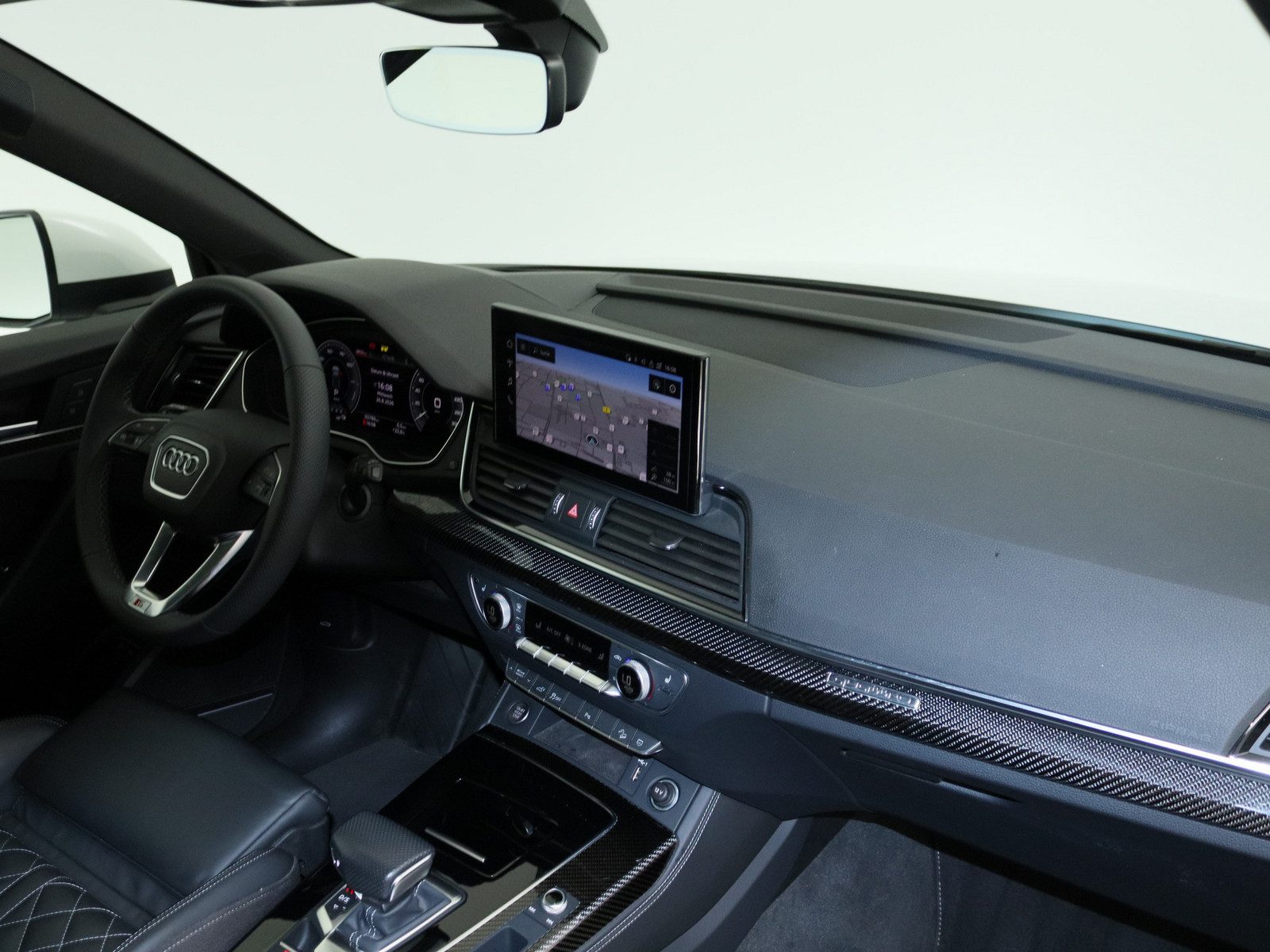 AUDI Q5 55 TFSI e quattro S line AUDI Q5 55 TFSI e quattro S line