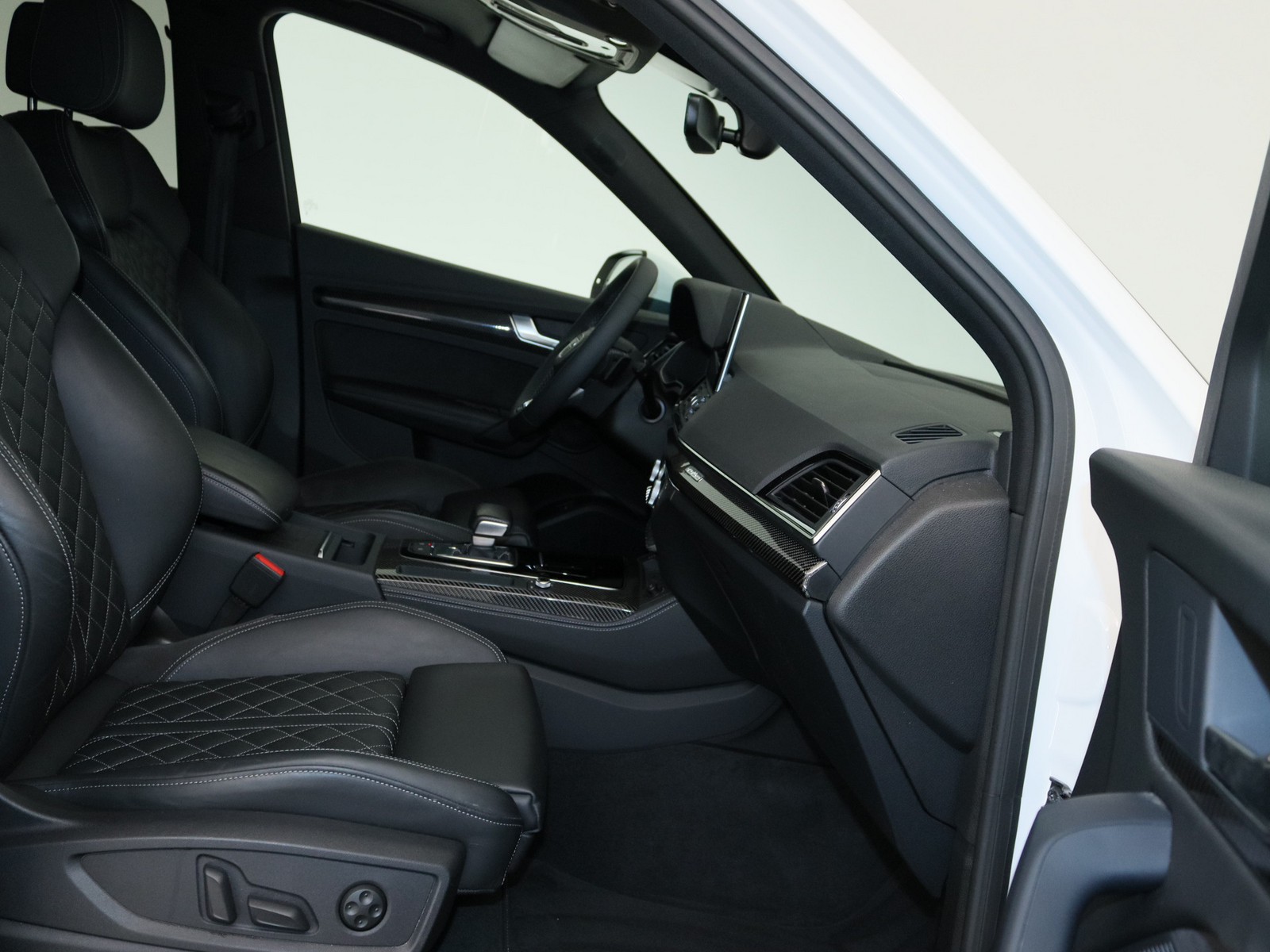 AUDI Q5 55 TFSI e quattro S line AUDI Q5 55 TFSI e quattro S line