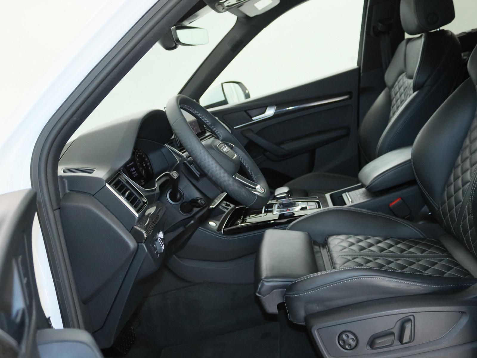 AUDI Q5 55 TFSI e quattro S line AUDI Q5 55 TFSI e quattro S line