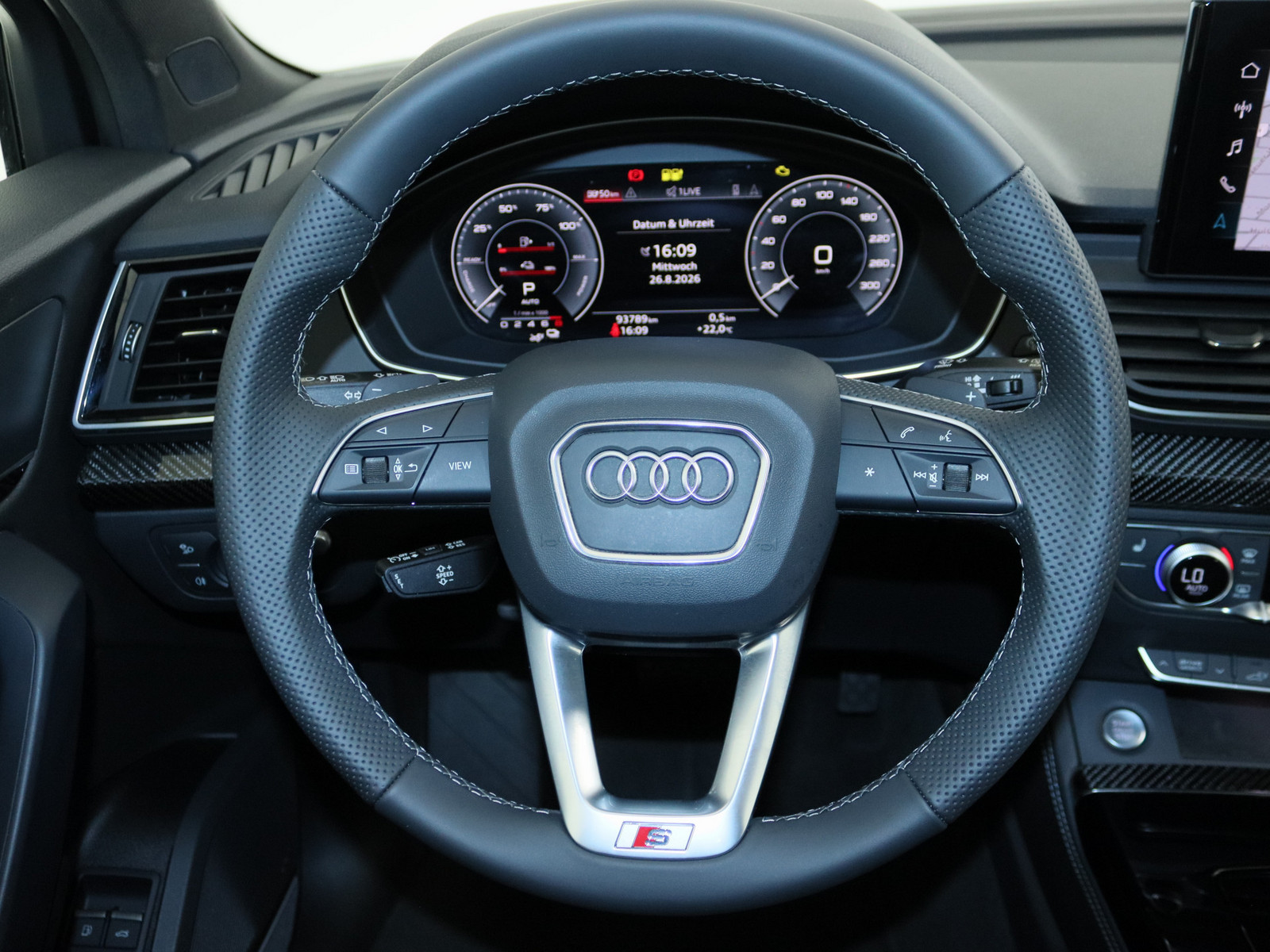 AUDI Q5 55 TFSI e quattro S line AUDI Q5 55 TFSI e quattro S line
