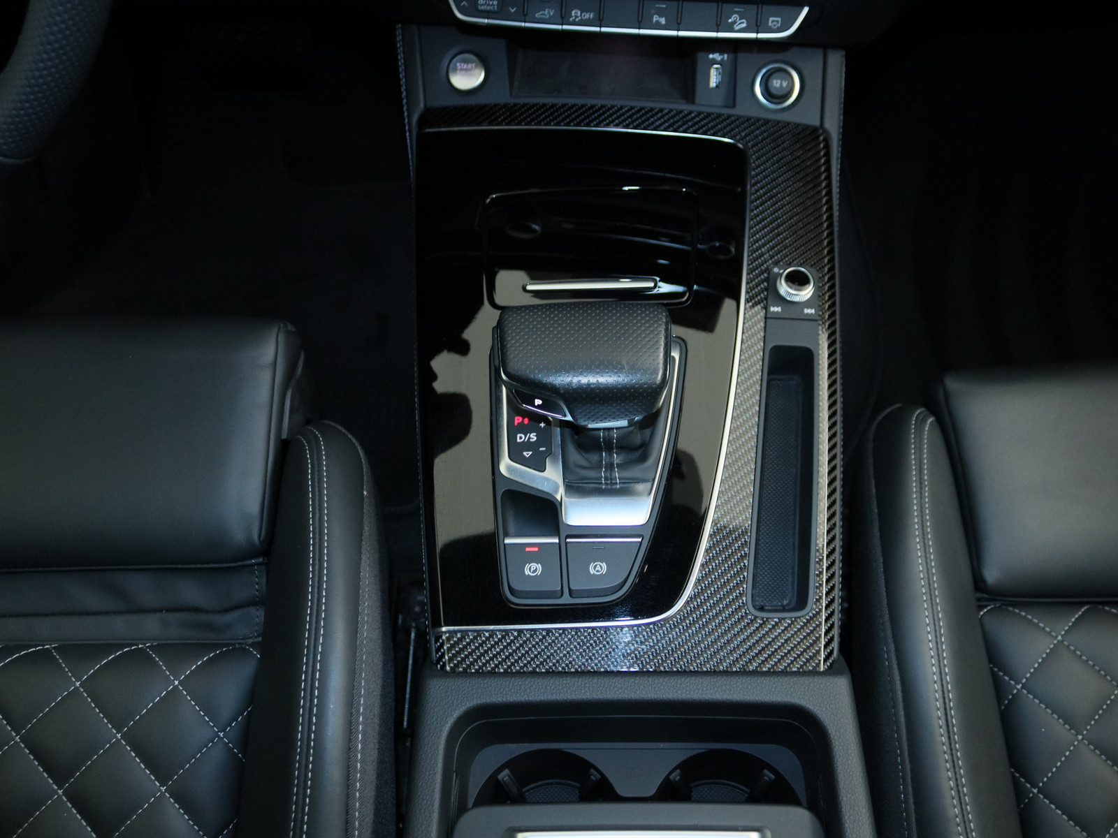 AUDI Q5 55 TFSI e quattro S line AUDI Q5 55 TFSI e quattro S line