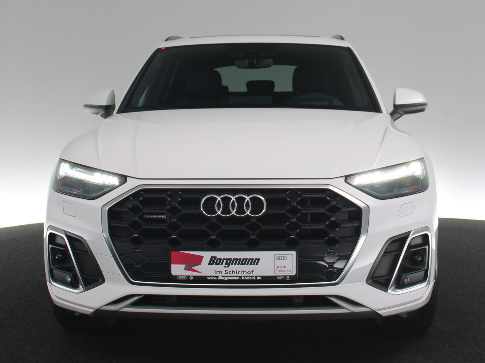 AUDI Q5 55 TFSI e quattro S line AUDI Q5 55 TFSI e quattro S line