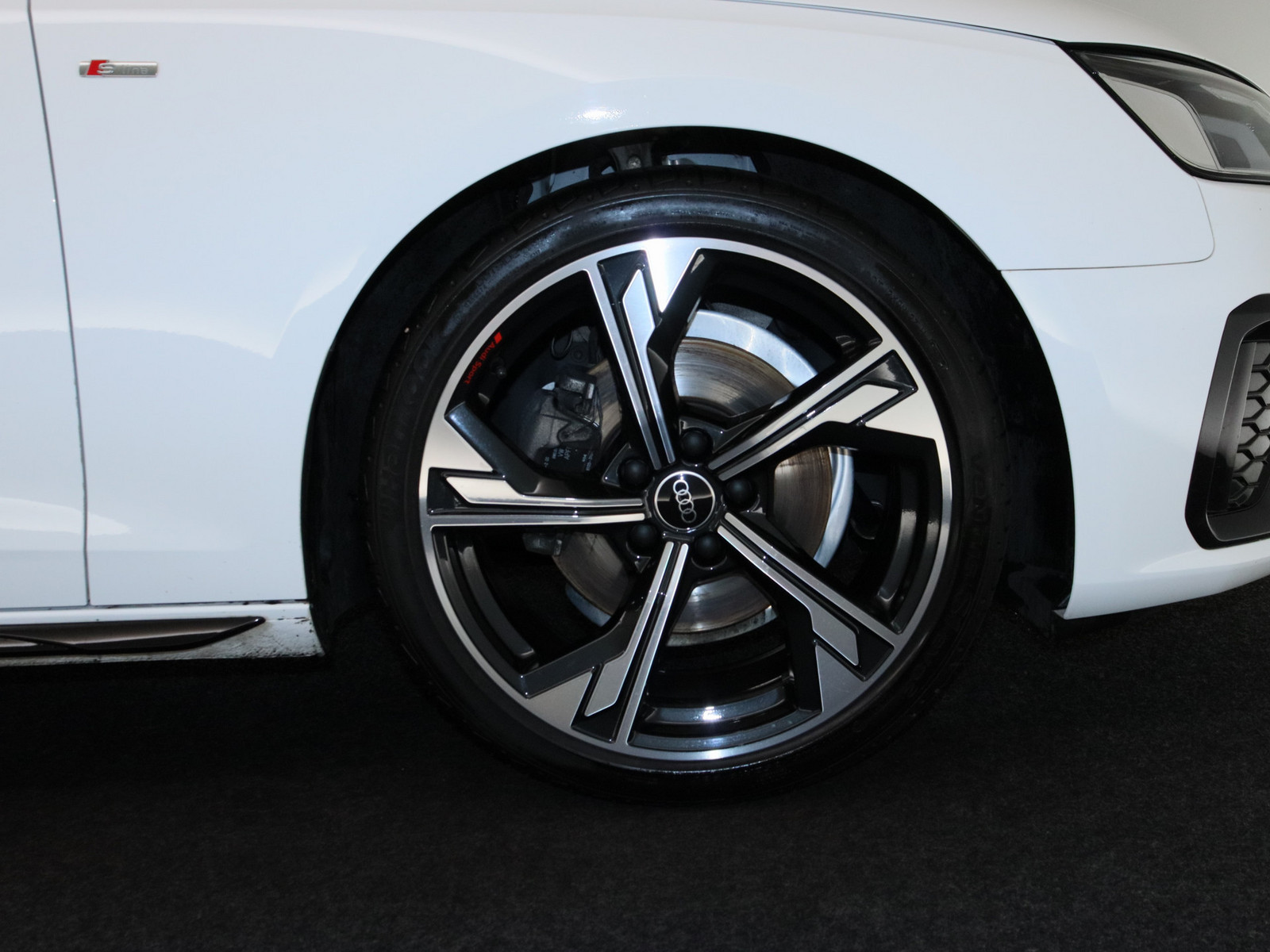 AUDI A4 Lim. 35 TDI S line AUDI A4 Lim. 35 TDI S line