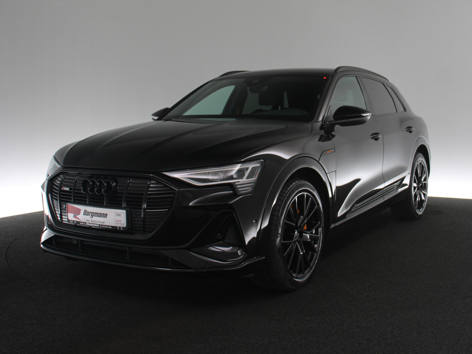 AUDI e-tron 55 quattro S line AUDI e-tron 55 quattro S line