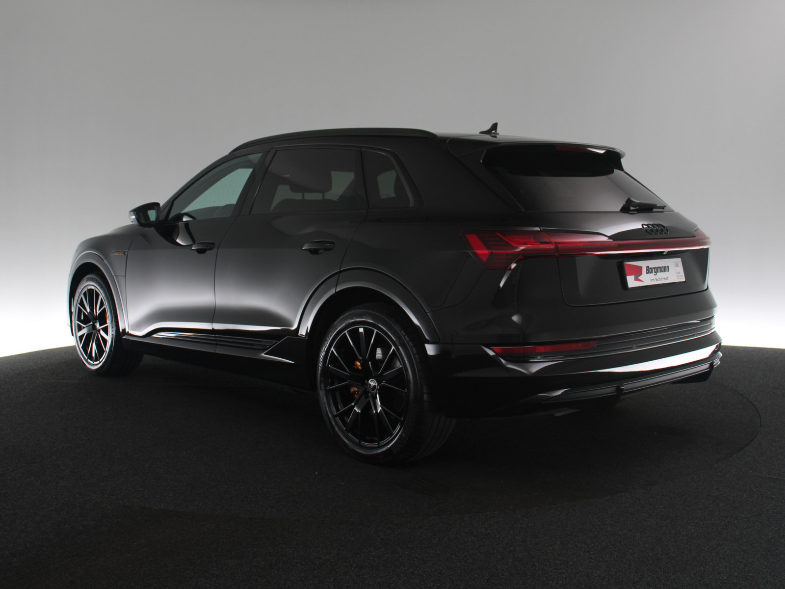 AUDI e-tron 55 quattro S line AUDI e-tron 55 quattro S line