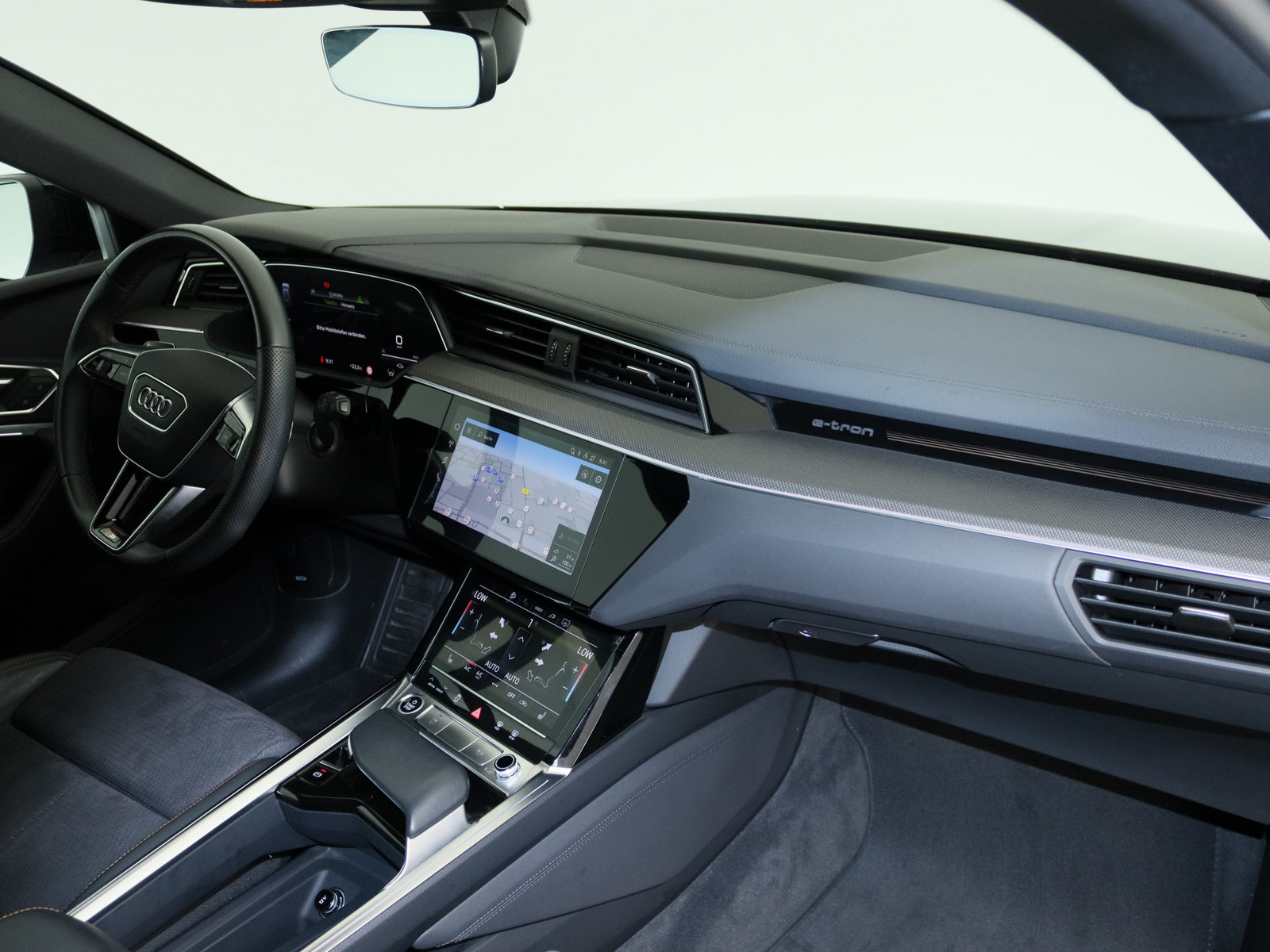 AUDI e-tron 55 quattro S line AUDI e-tron 55 quattro S line