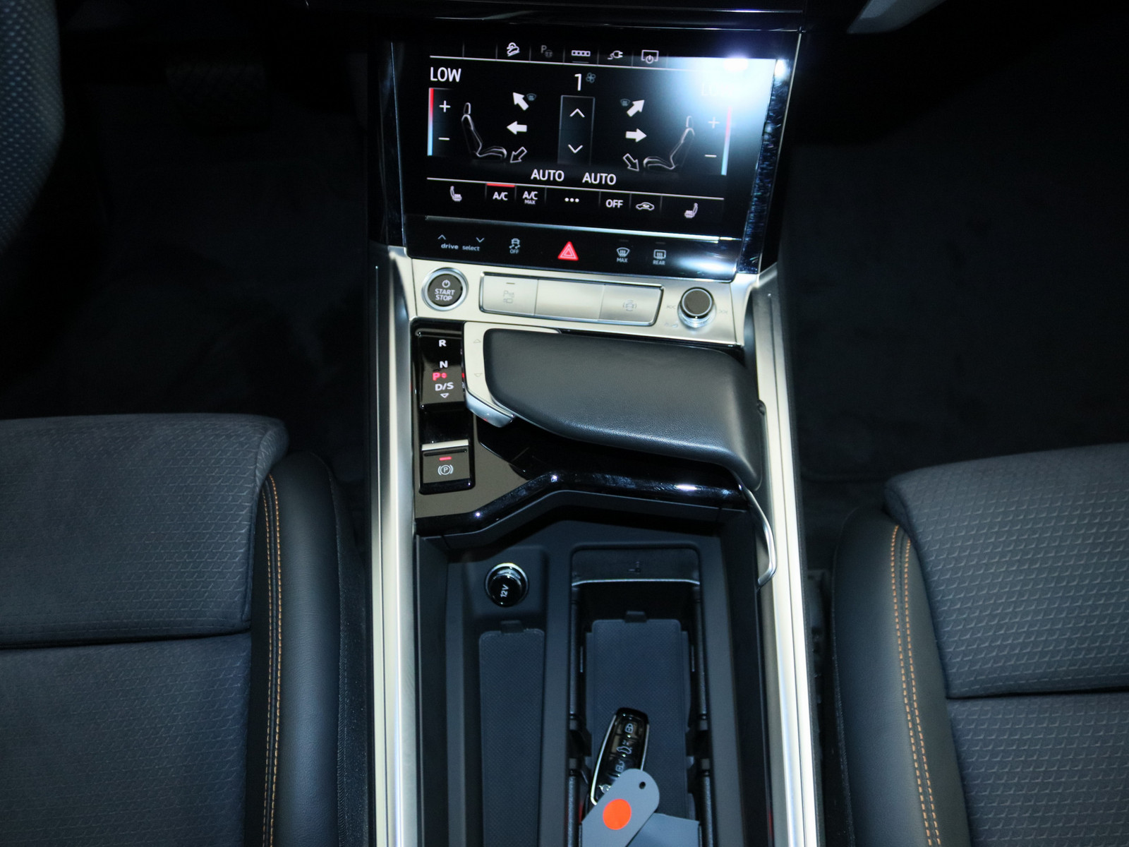 AUDI e-tron 55 quattro S line AUDI e-tron 55 quattro S line