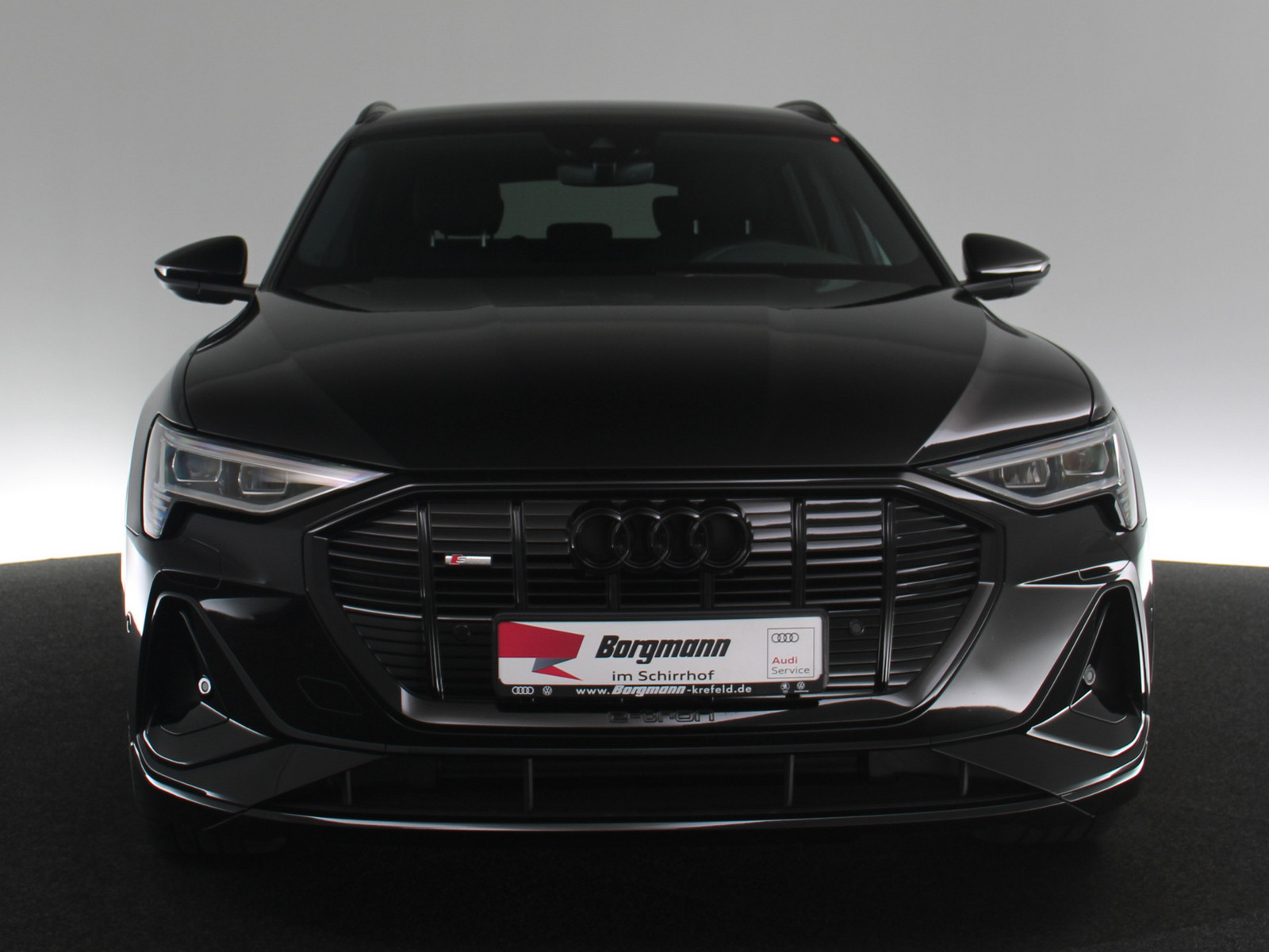 AUDI e-tron 55 quattro S line AUDI e-tron 55 quattro S line
