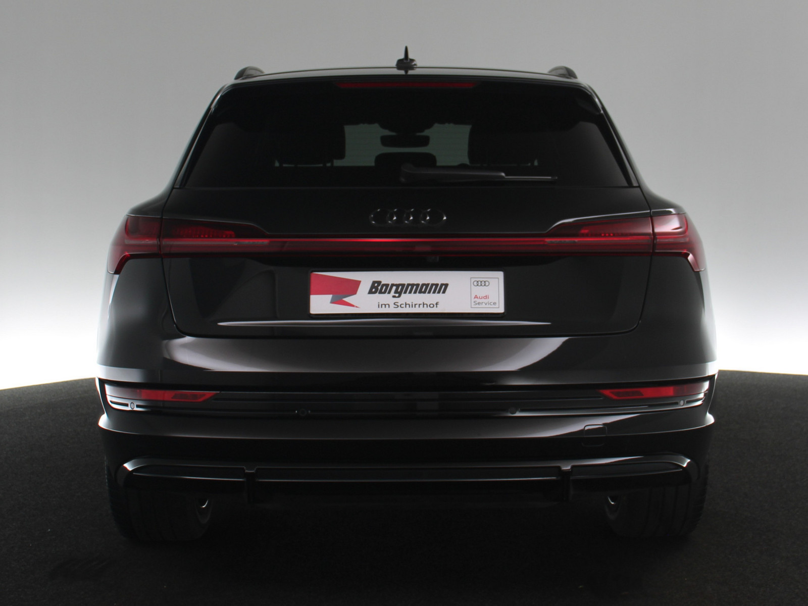 AUDI e-tron 55 quattro S line AUDI e-tron 55 quattro S line