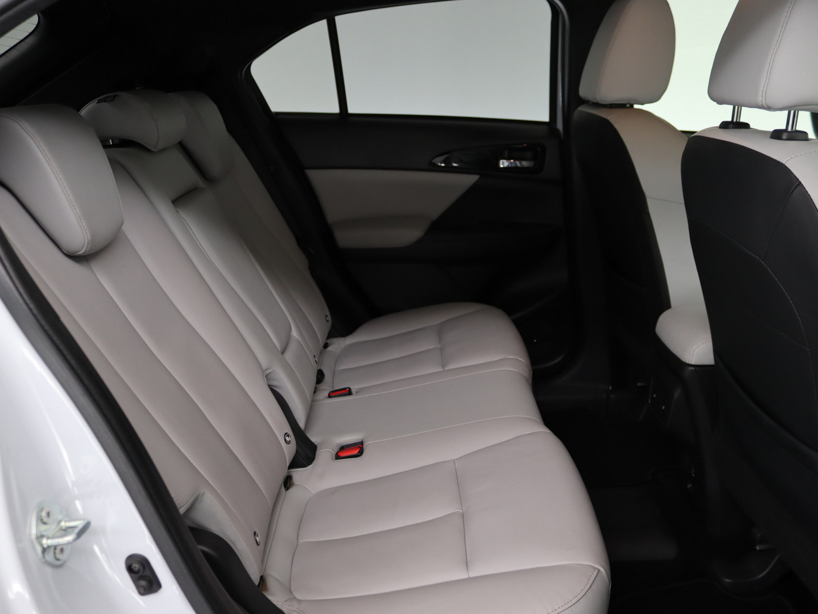 MITSUBISHI Eclipse Cross 2.4 Top Hybrid 4WD MITSUBISHI Eclipse Cross 2.4 Top Hybrid 4WD