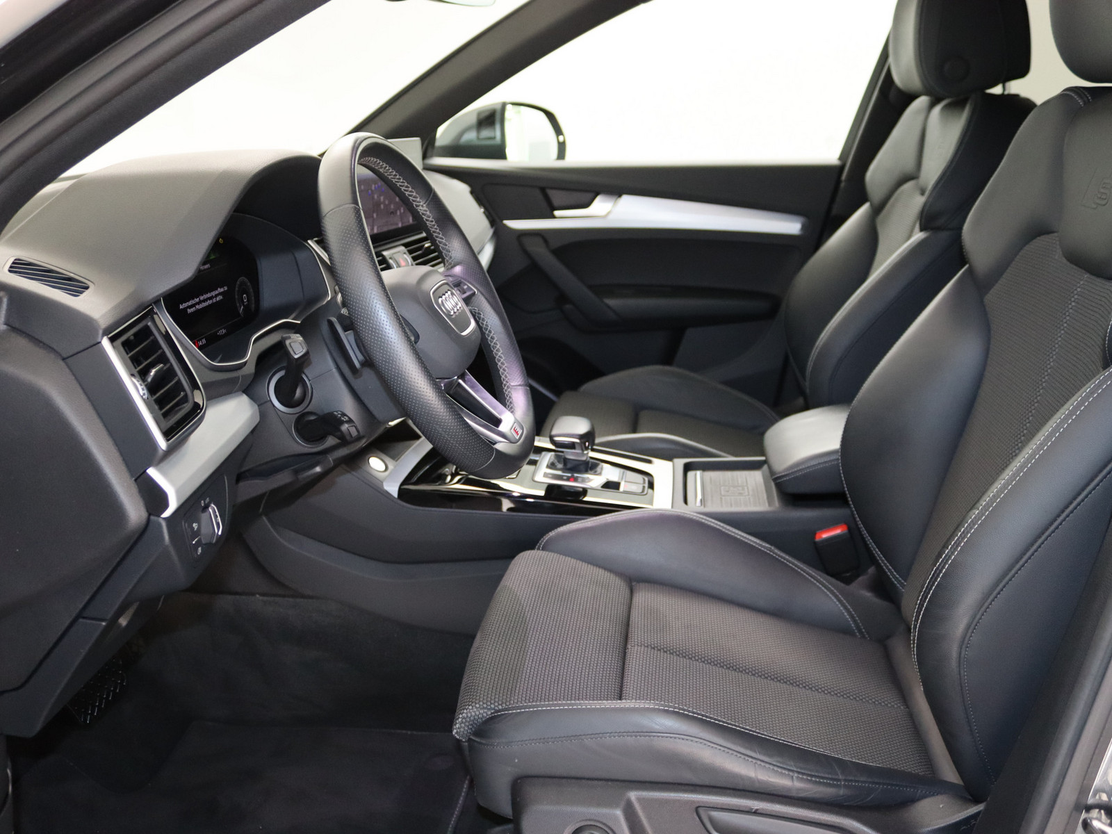 AUDI Q5 50 TFSI e quattro S line AUDI Q5 50 TFSI e quattro S line