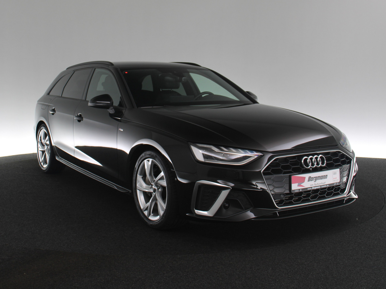 AUDI A4 Avant 40 TFSI S line AUDI A4 Avant 40 TFSI S line