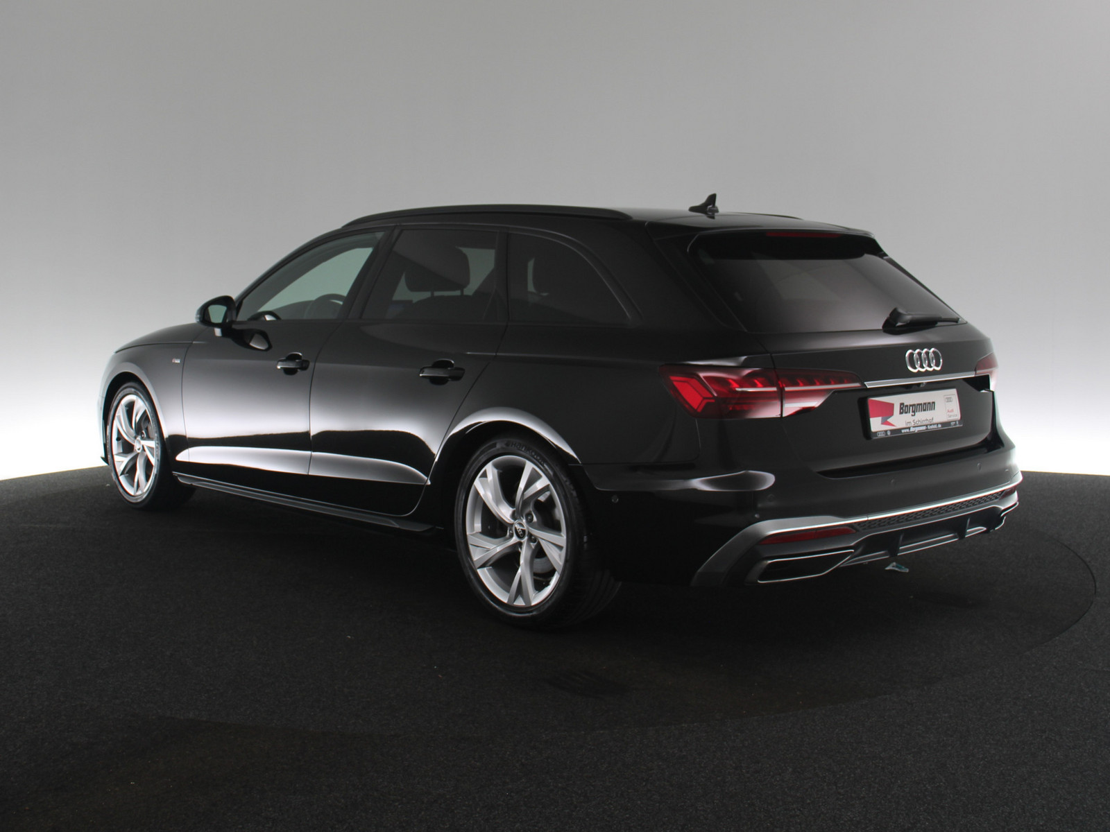 AUDI A4 Avant 40 TFSI S line AUDI A4 Avant 40 TFSI S line