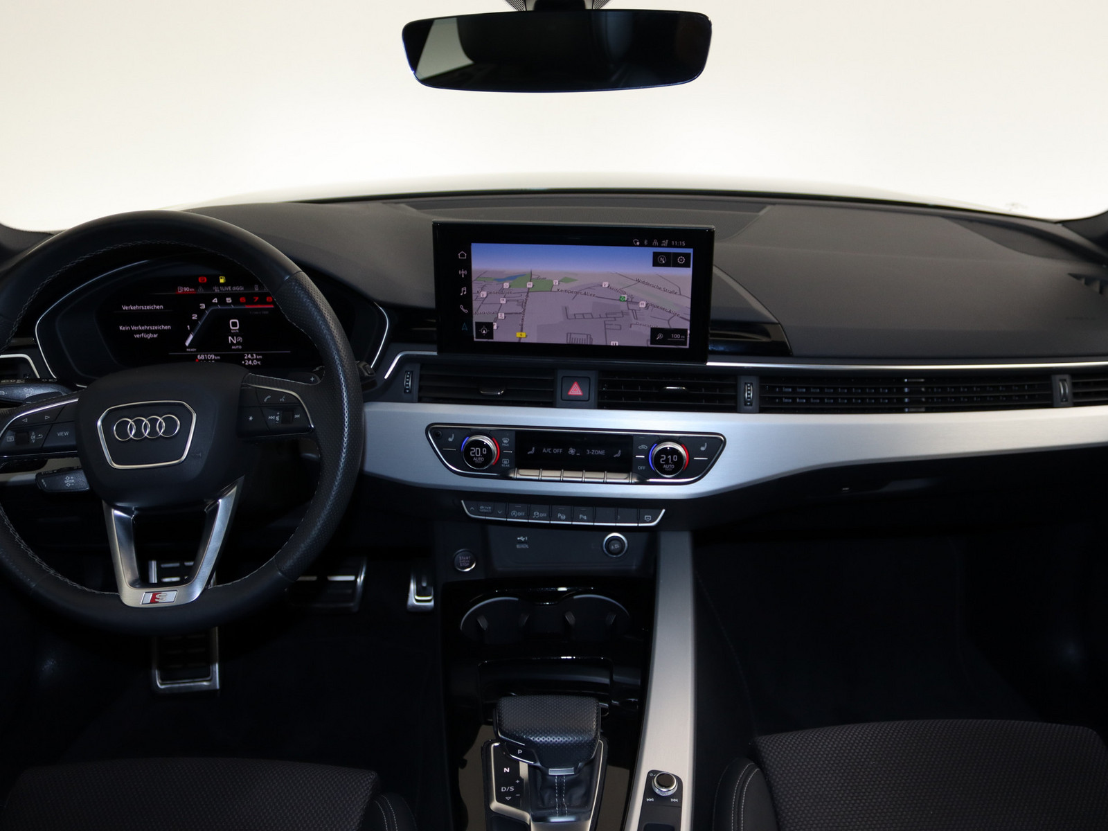 AUDI A4 Avant 40 TFSI S line AUDI A4 Avant 40 TFSI S line