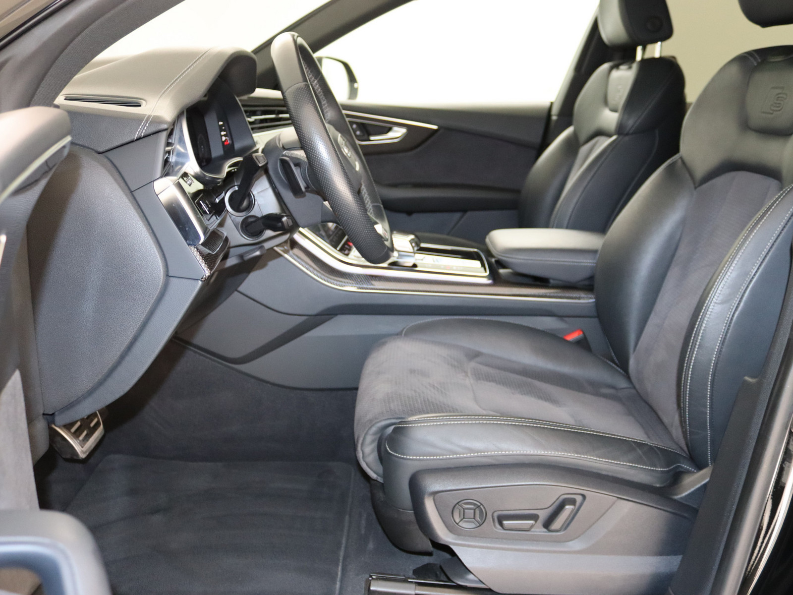 AUDI Q8 50 TDI quattro competition plus AUDI Q8 50 TDI quattro competition plus
